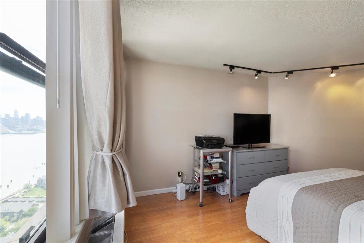 7000 Blvd East #40B, Guttenberg, New Jersey image 20