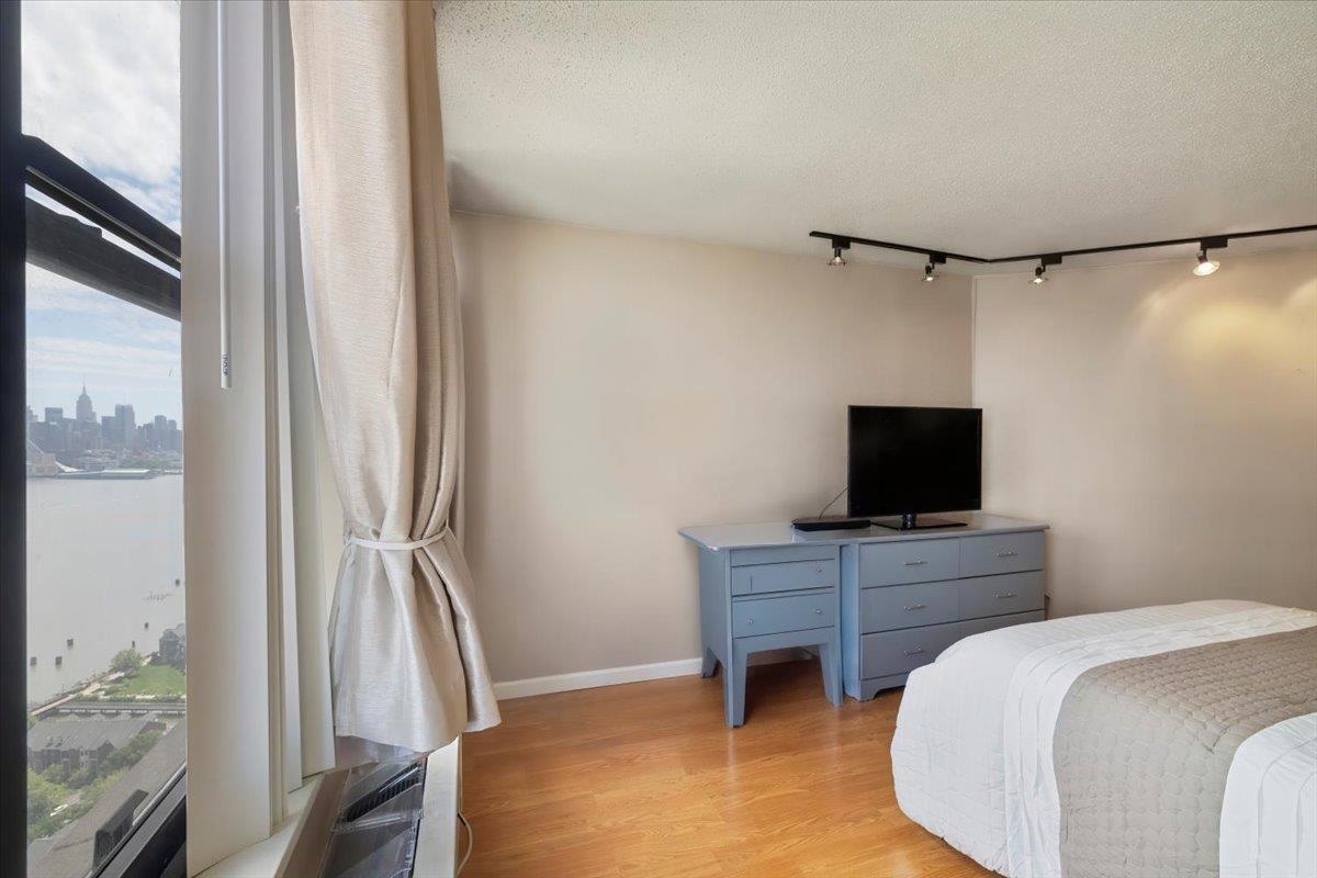 7000 Blvd East #40B, Guttenberg, New Jersey image 29