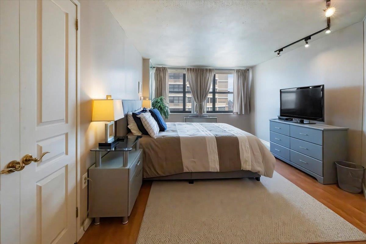 7000 Blvd East #40B, Guttenberg, New Jersey image 30
