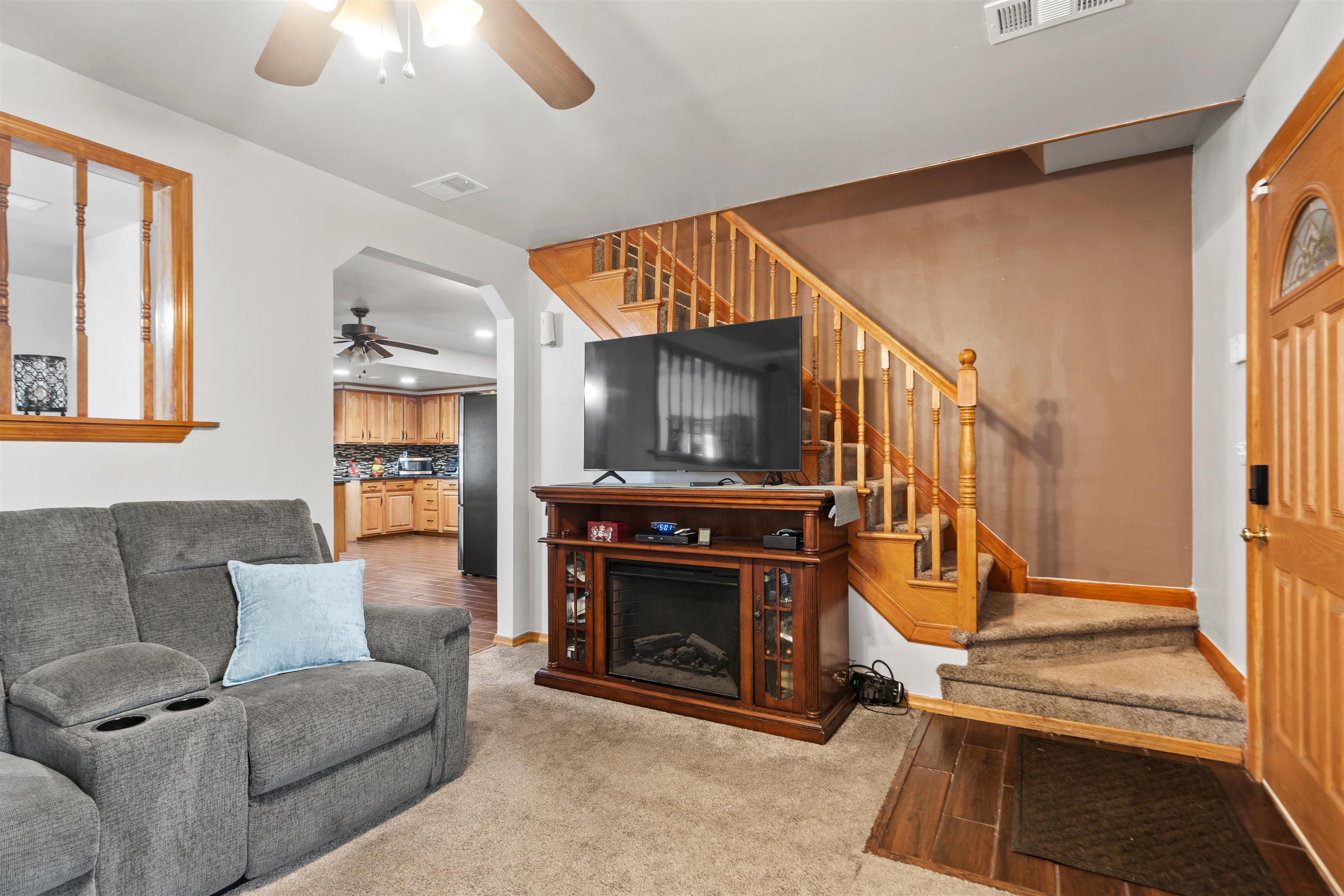 25 Allan Dr, North Arlington, New Jersey image 3
