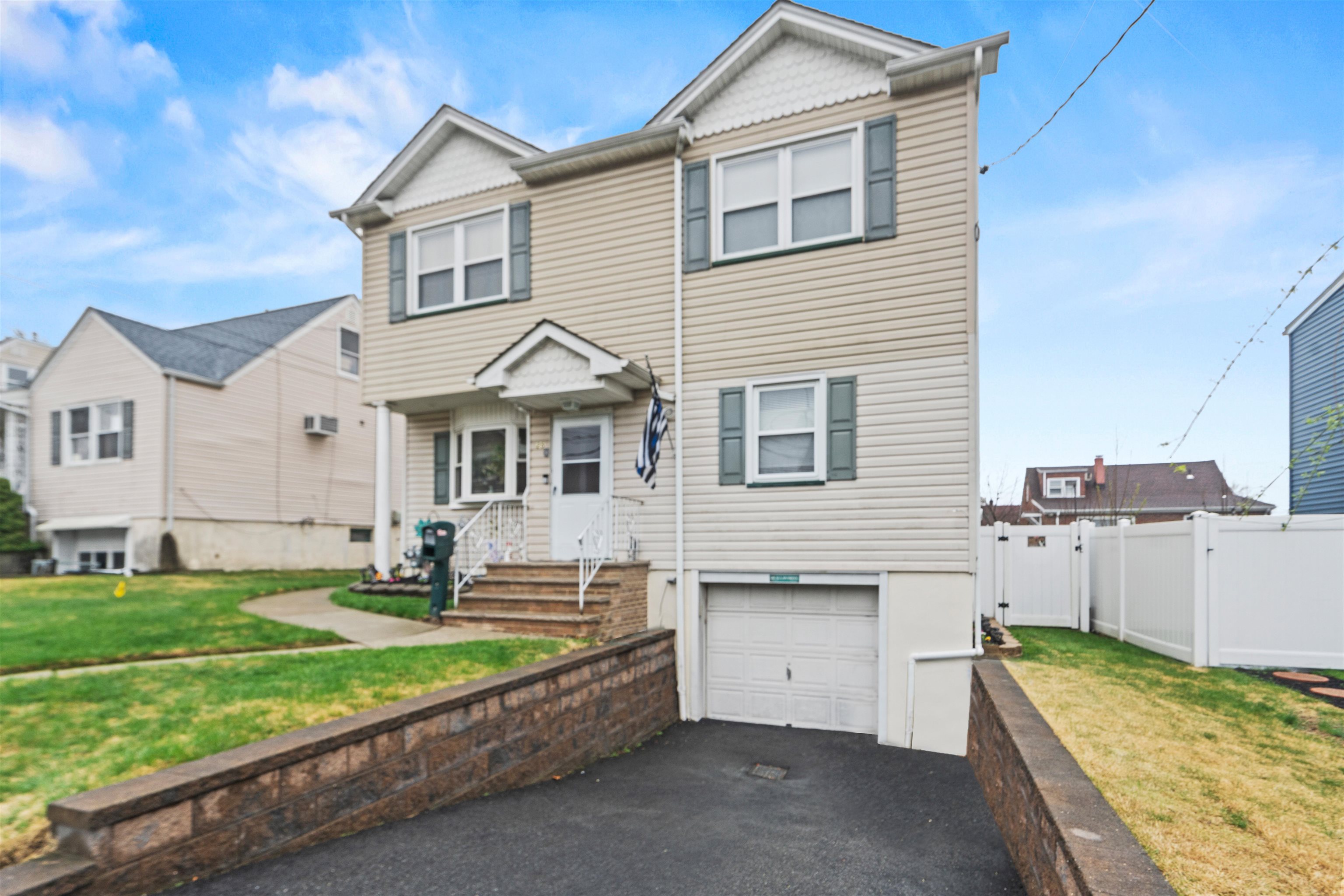 25 Allan Dr, North Arlington, New Jersey image 2