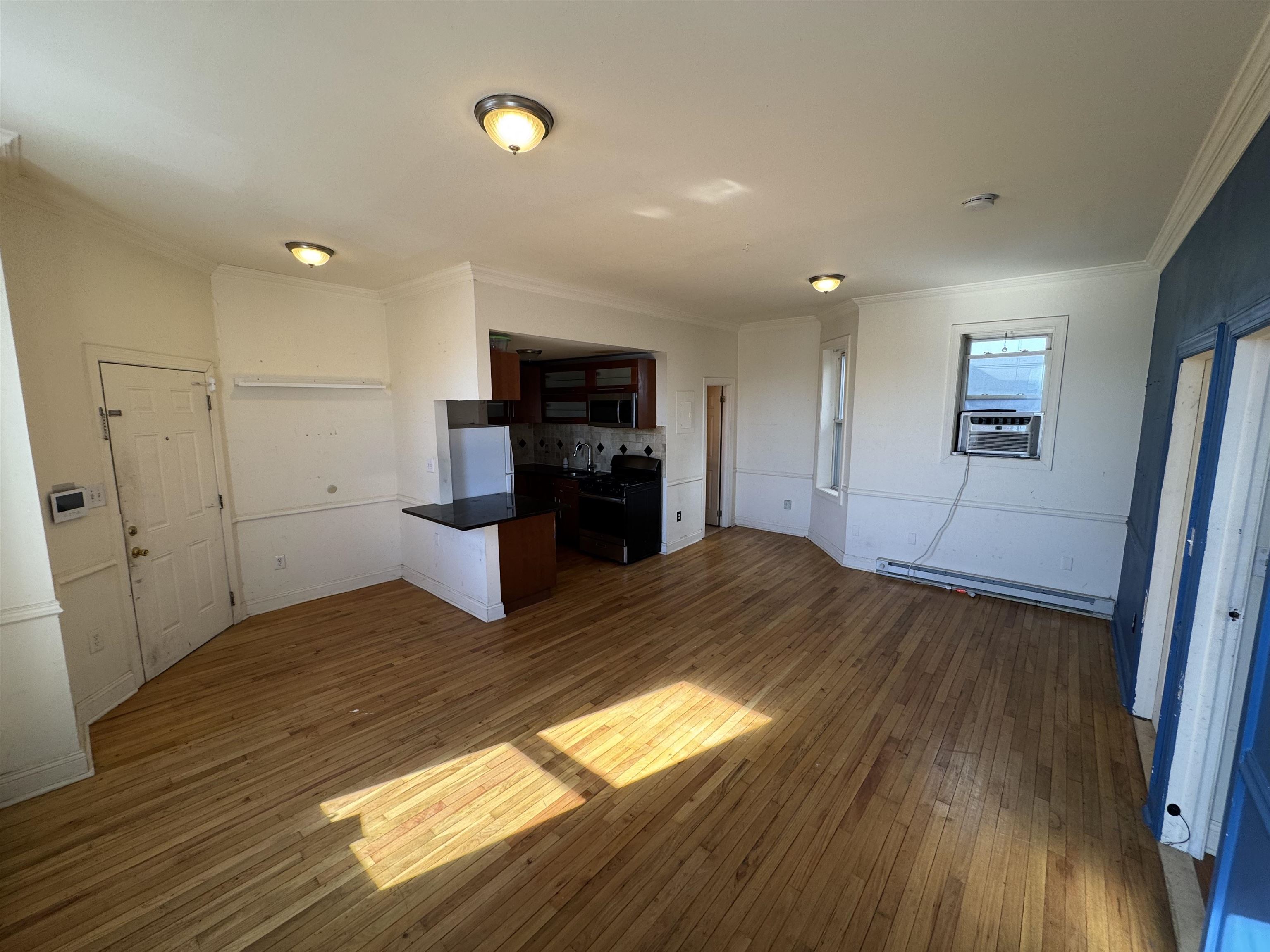 372 Communipaw Ave #4R, Jersey City, New Jersey image 3