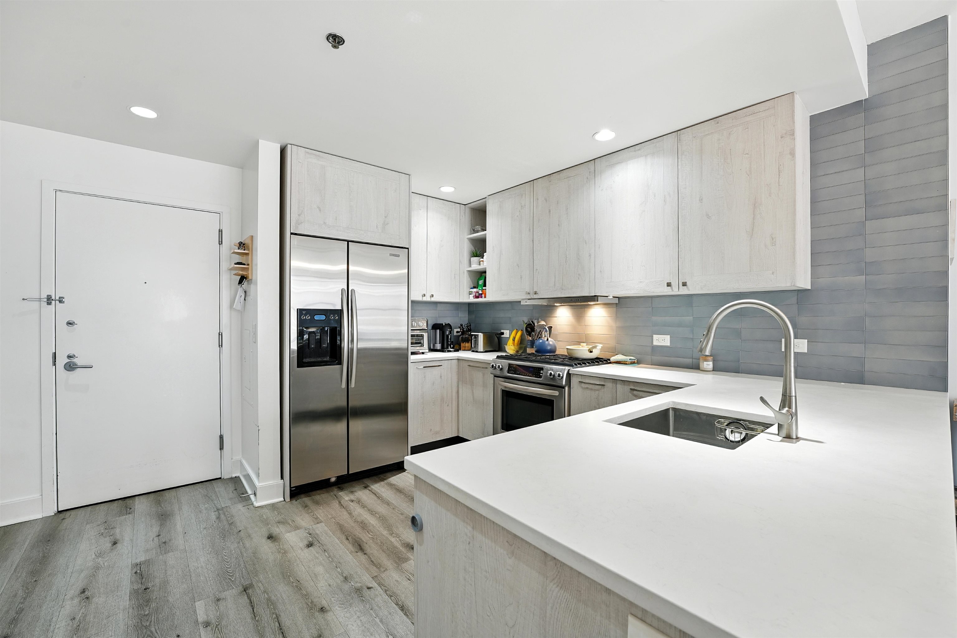 1125 MAXWELL LANE 1122