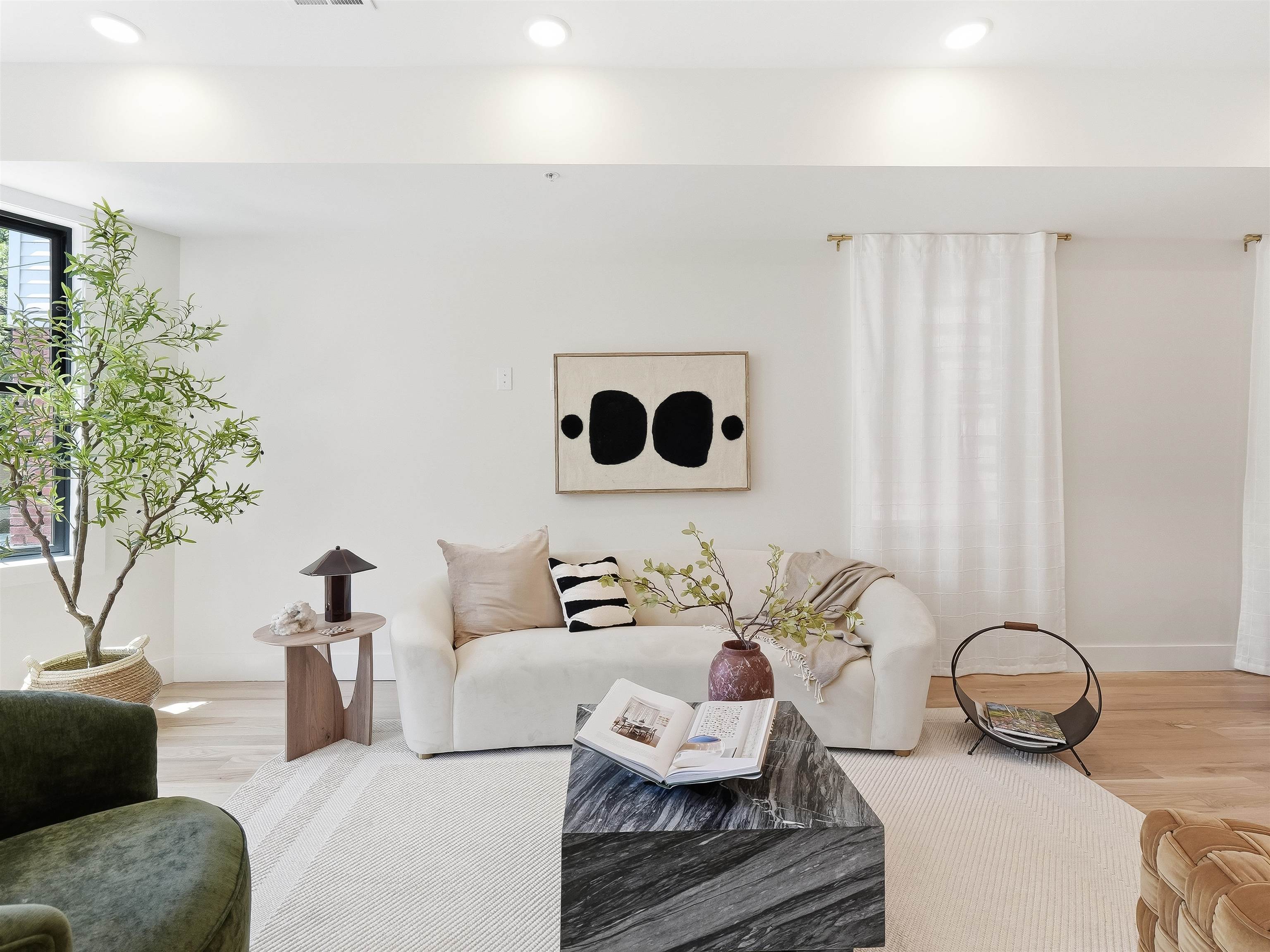 202 FAIRVIEW AVE 1