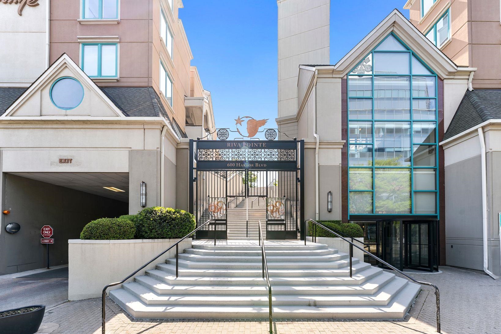 600 Harbor Blvd #903, Weehawken, New Jersey image 2