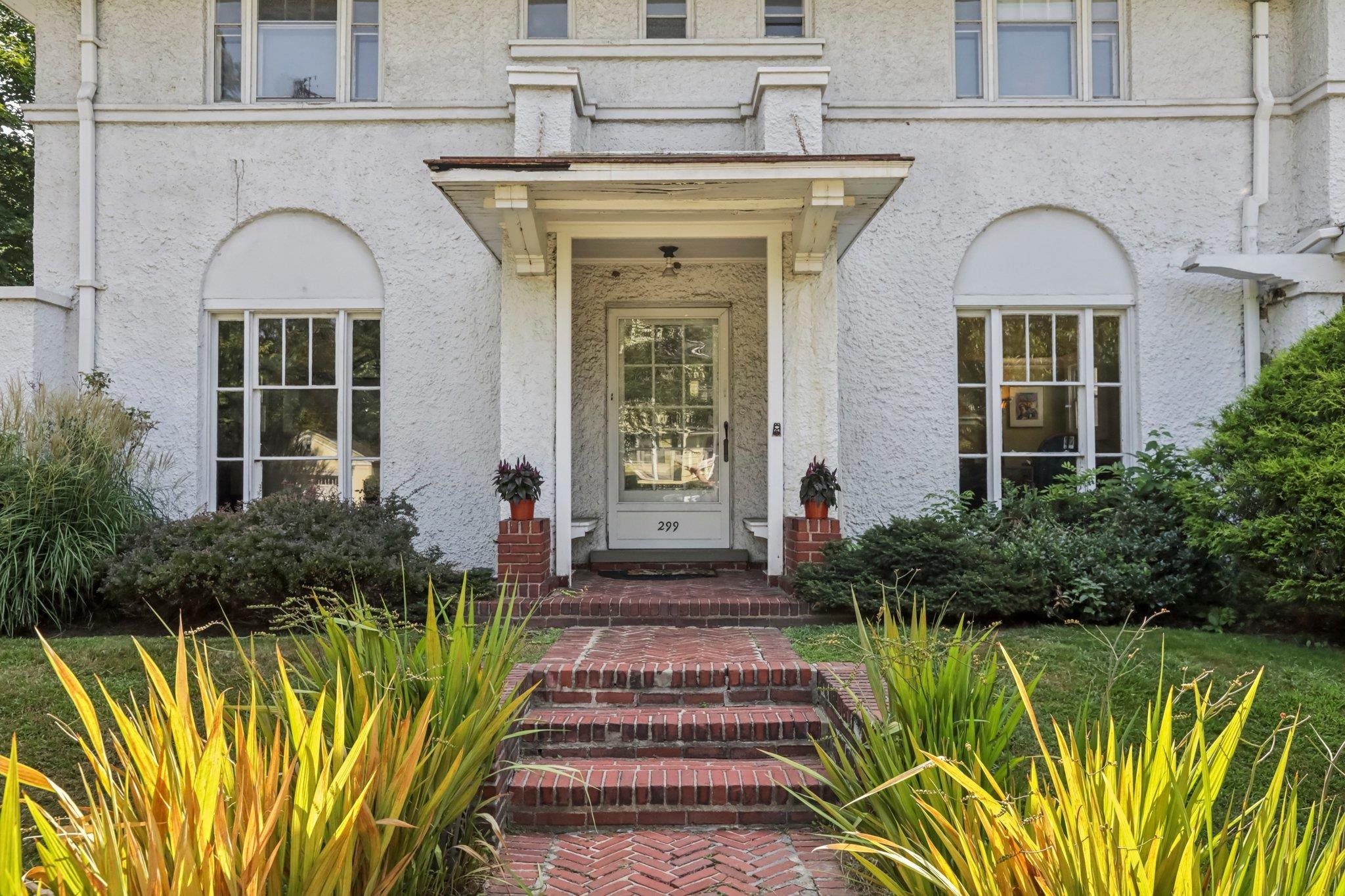299 RIDGEWOOD AVE