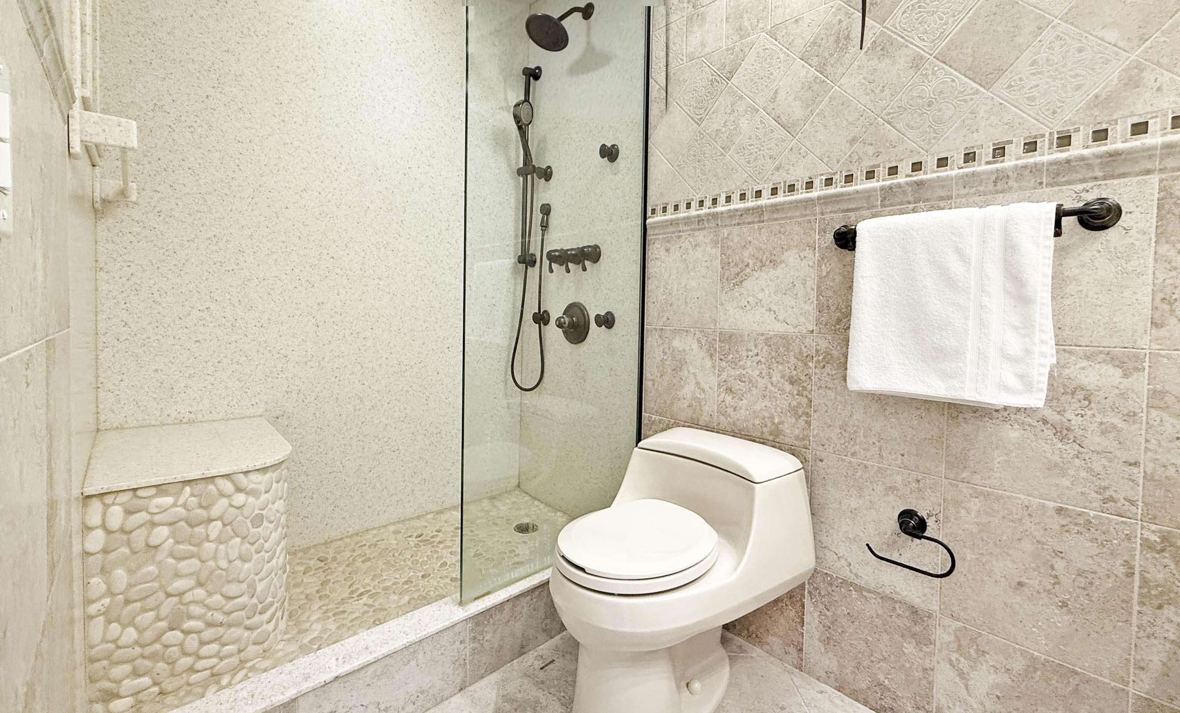 380 Mountain Rd #808, Union City, New Jersey image 17