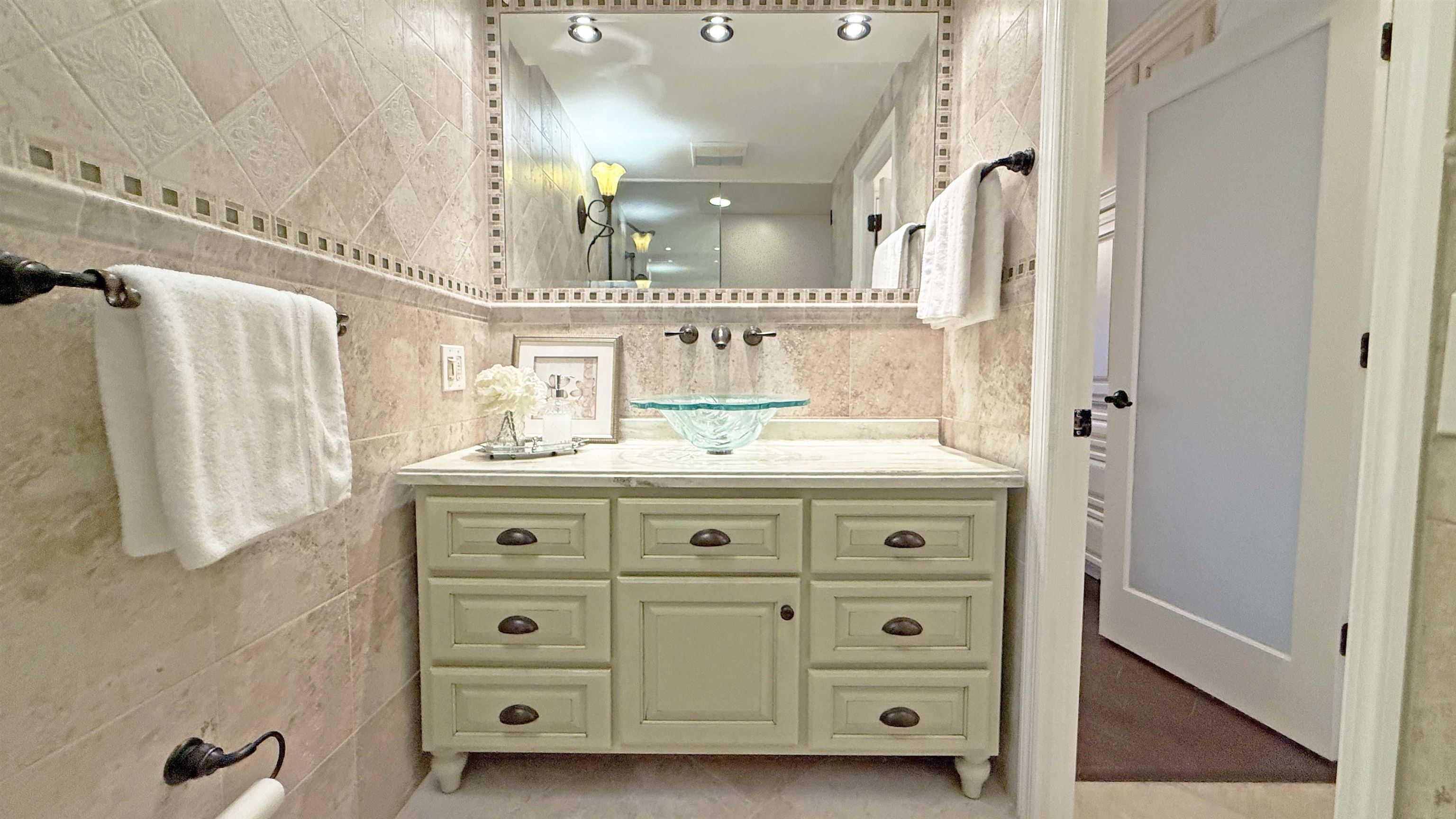 380 Mountain Rd #808, Union City, New Jersey image 19