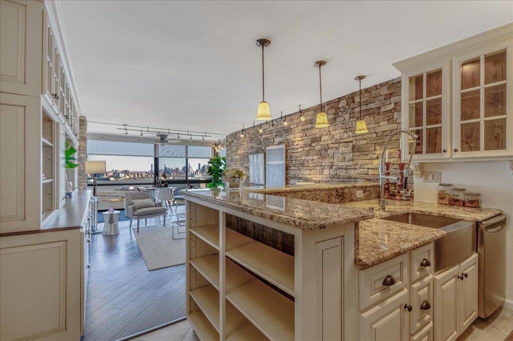 380 Mountain Rd #808, Union City, New Jersey image 20