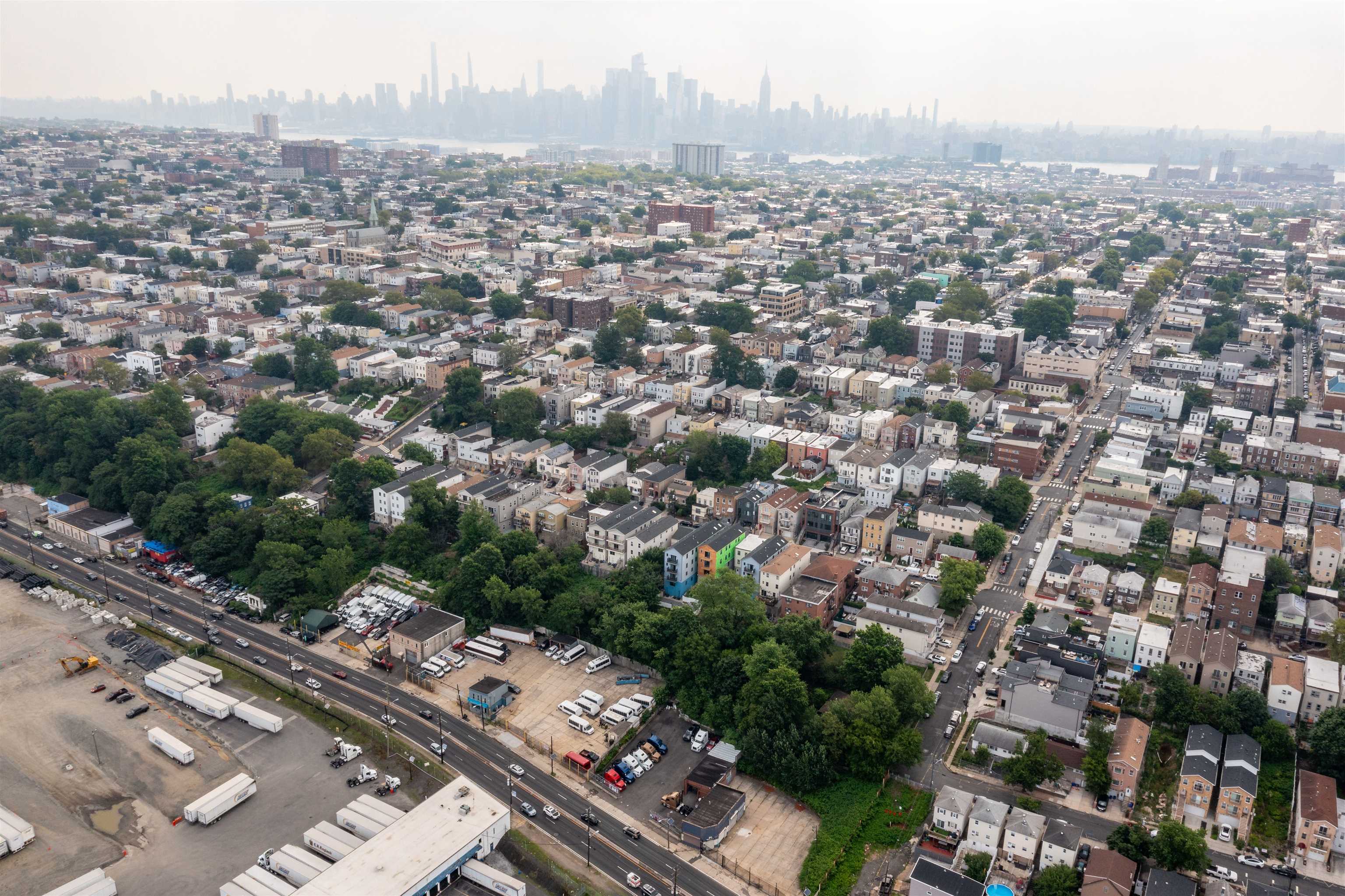 598 Tonnelle Ave, Jersey City, New Jersey image 9