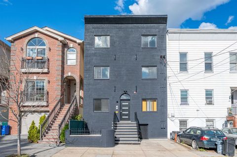 Condo For Sale - 38 Zabriskie St #2R<br/> Hudson County, Jersey City, NJ 07307