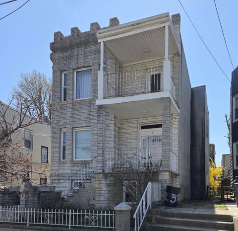 Multifamily For Sale - 21 Bayview Ave<br/> Jersey City, NJ 07305