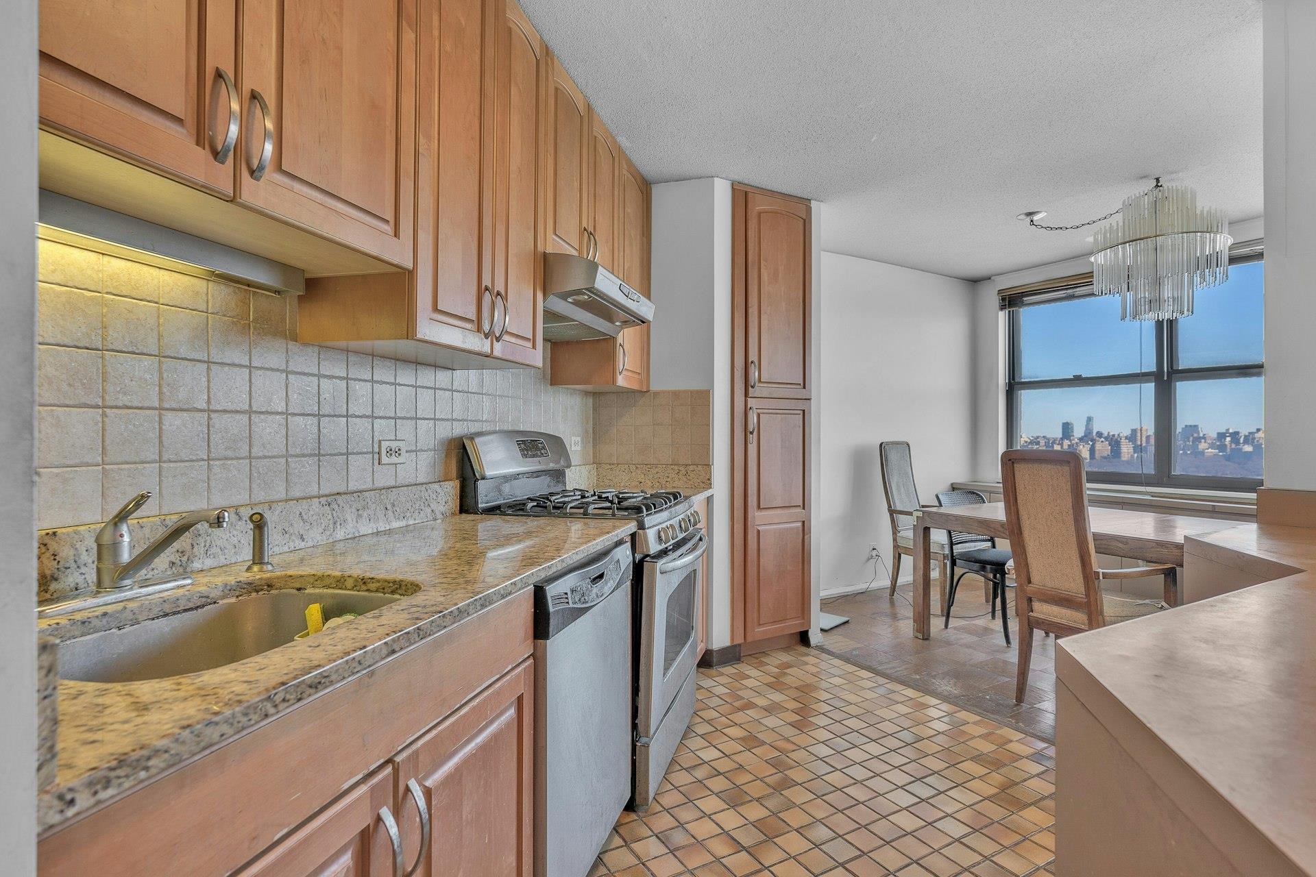 7004 Blvd East #33D, Guttenberg, New Jersey image 2