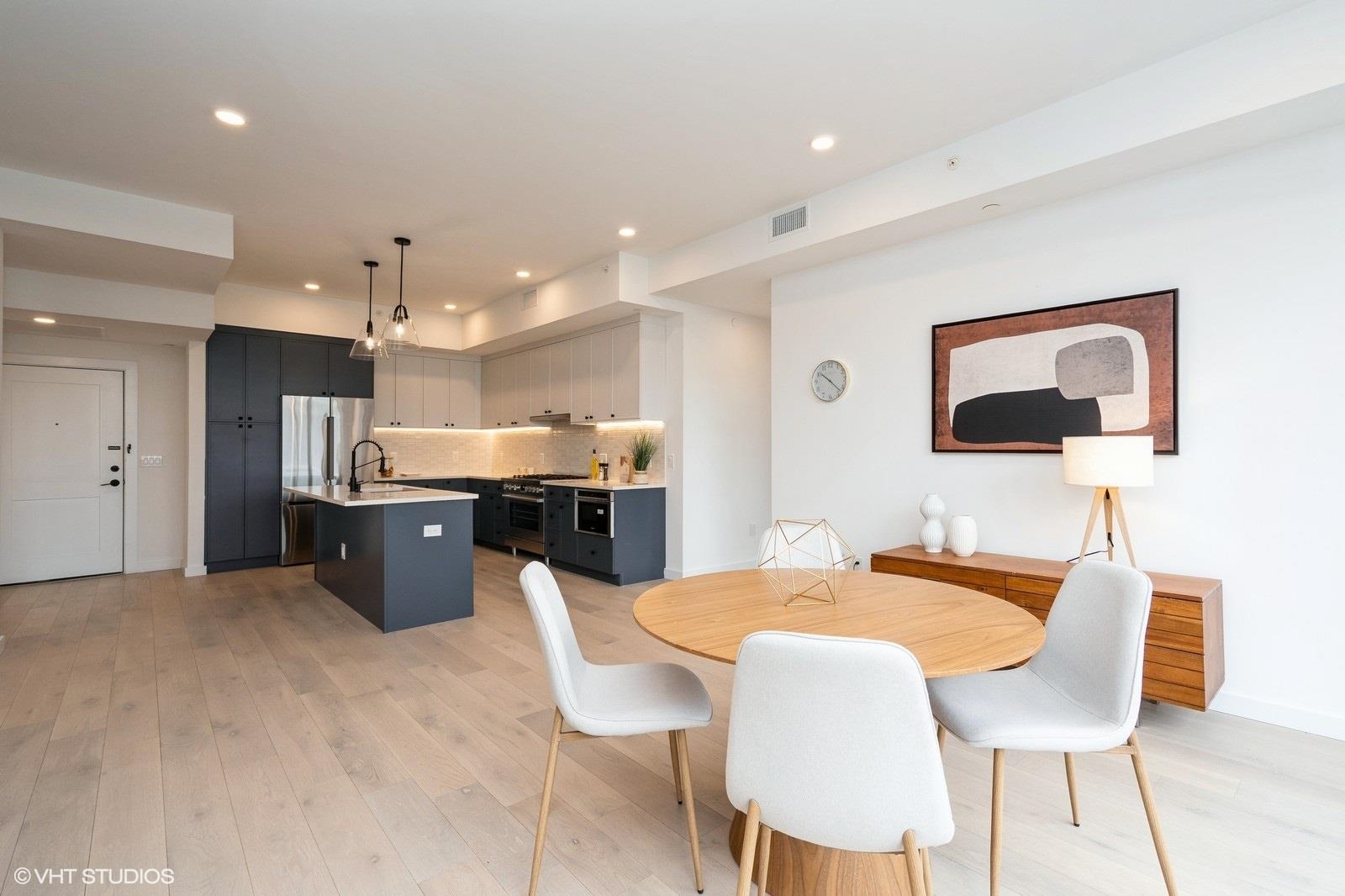 425 3RD ST 401