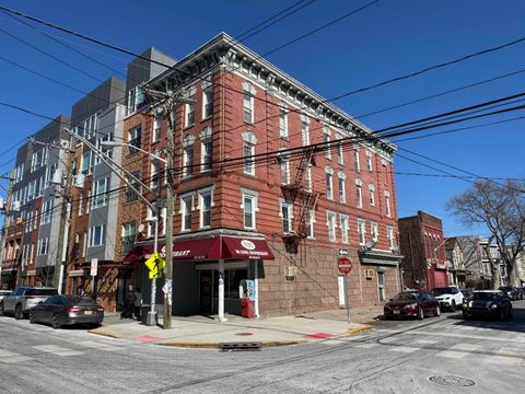 Condo For Sale - 372 Communipaw Ave #4R<br/> Hudson County, Jersey City, NJ 07304