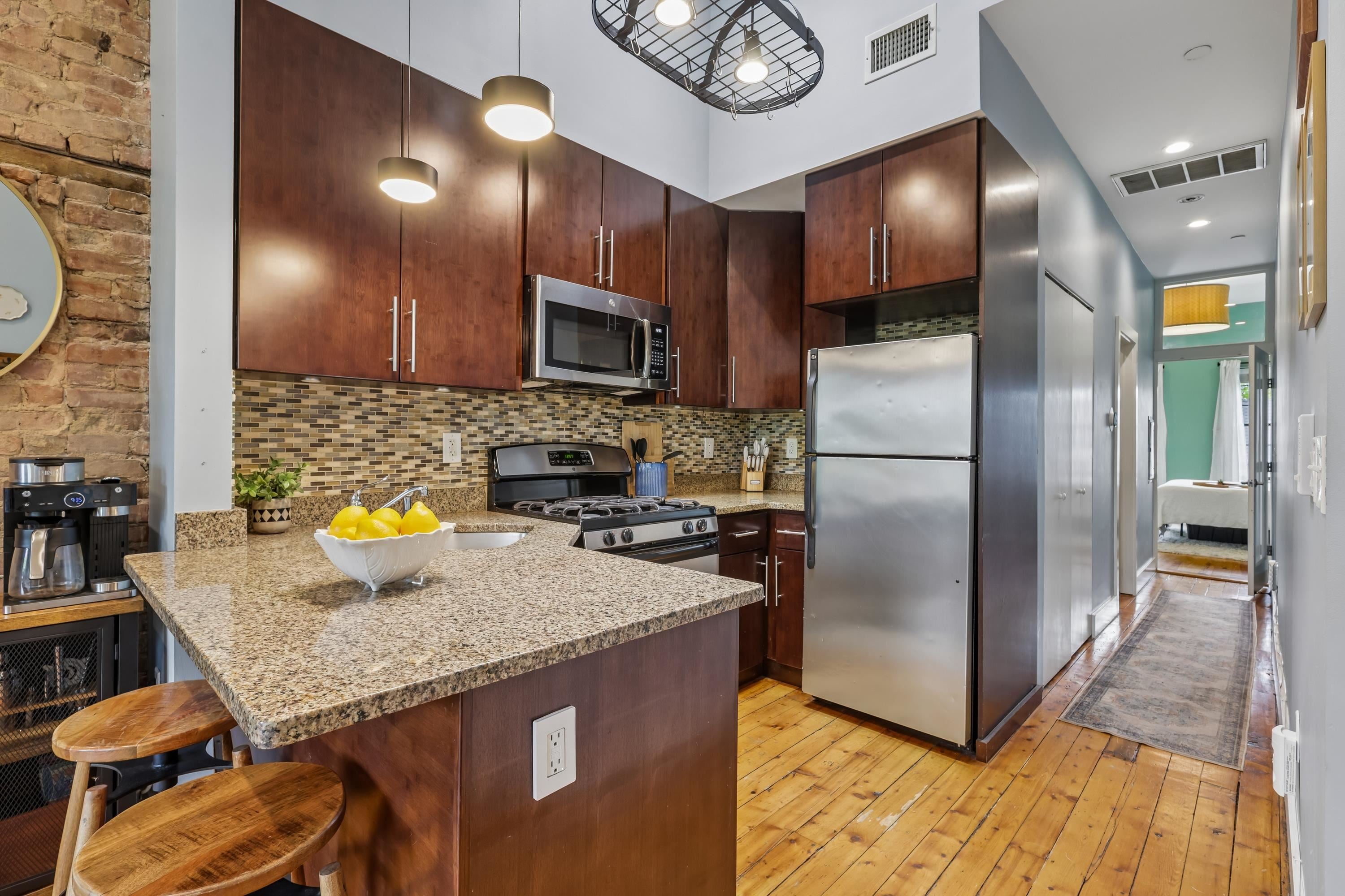 229 3RD ST 4L