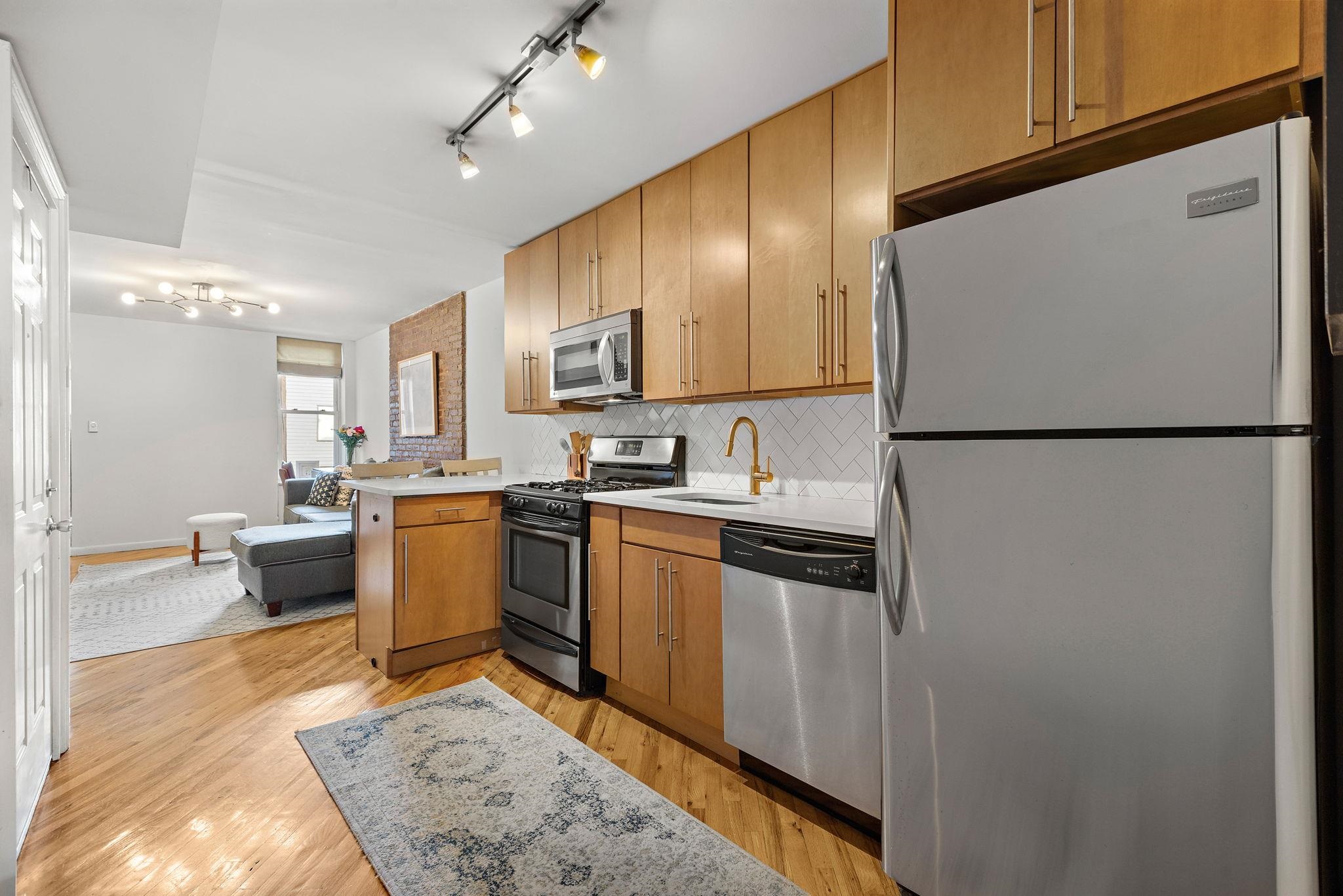 118 Clinton St #7, Hoboken, New Jersey image 5