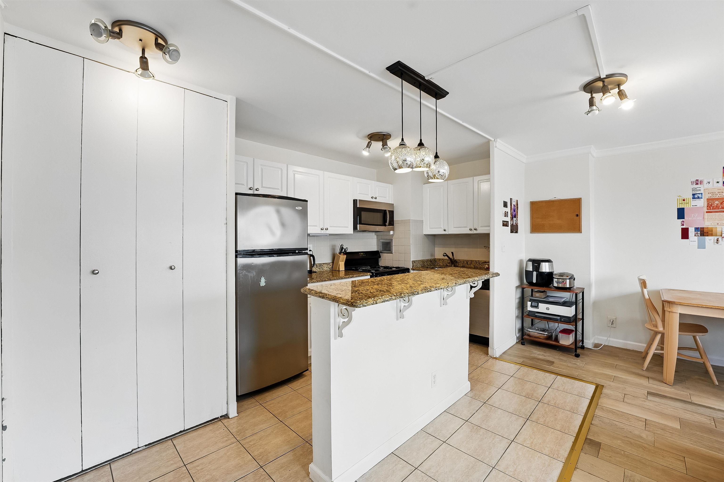 135 Montgomery St #20H, Jersey City, New Jersey image 3