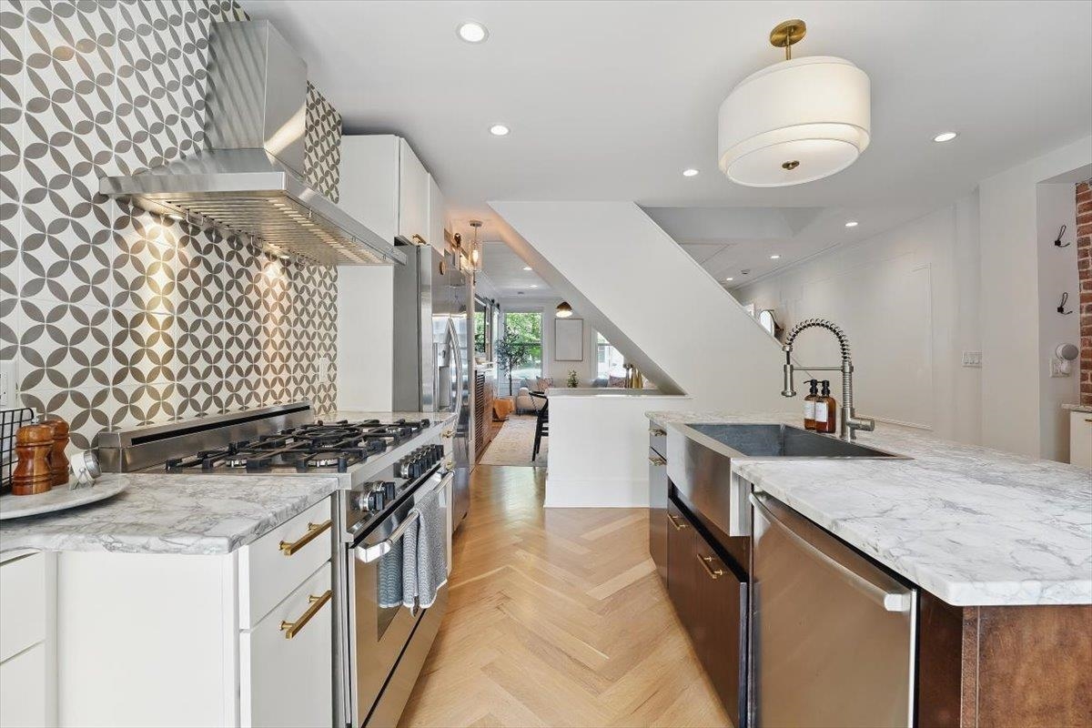 207 7th St, Hoboken, New Jersey image 5
