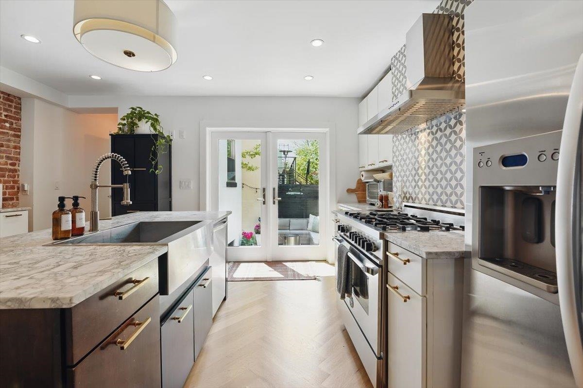 207 7th St, Hoboken, New Jersey image 2