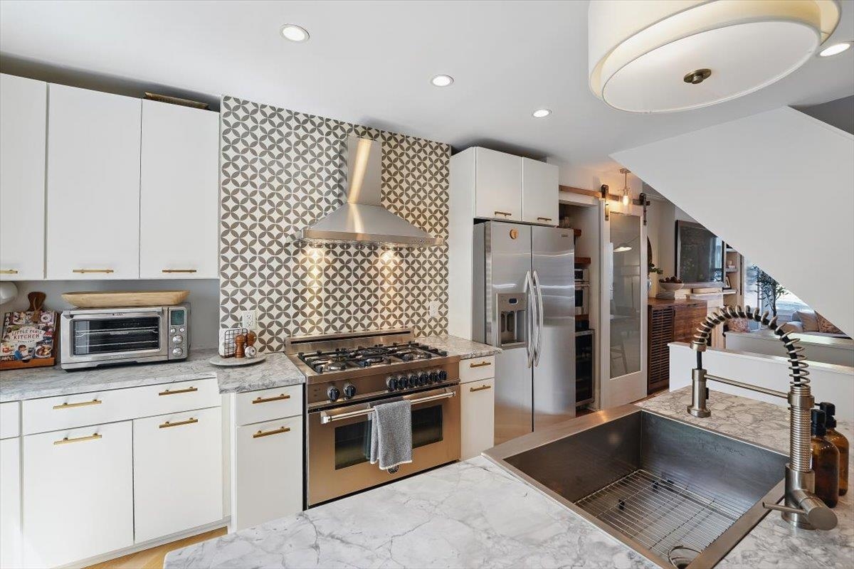 207 7th St, Hoboken, New Jersey image 3