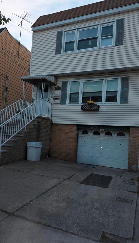 Homes For Rent - 71 Prospect Ave<br/> Bayonne, NJ 07002