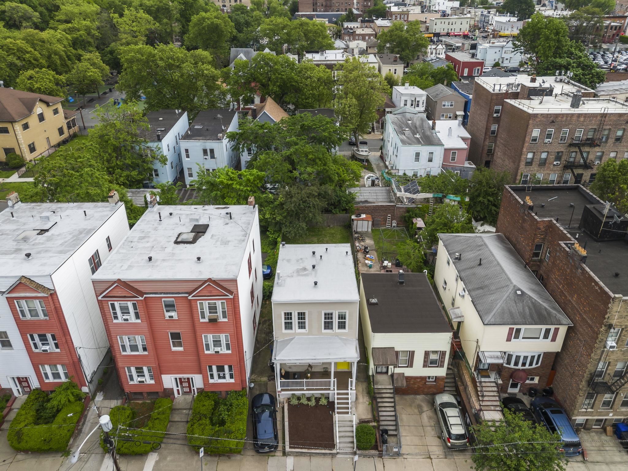 22 Belvidere Ave, Jersey City, New Jersey image 32