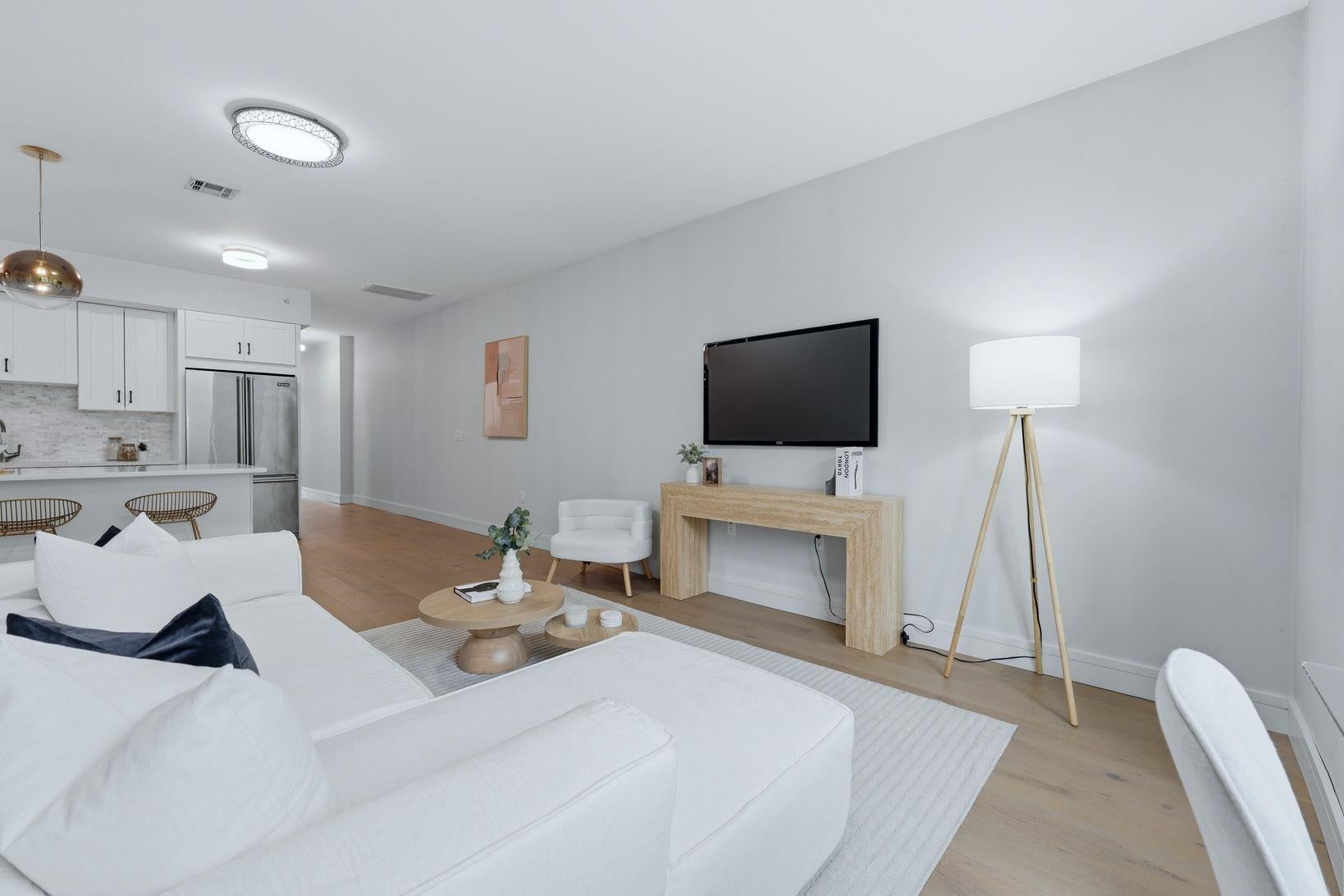 52 SHERMAN AVE 3