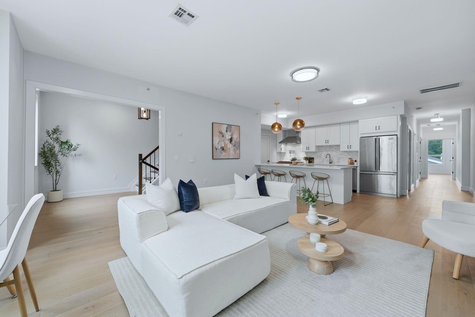 52 SHERMAN AVE 3