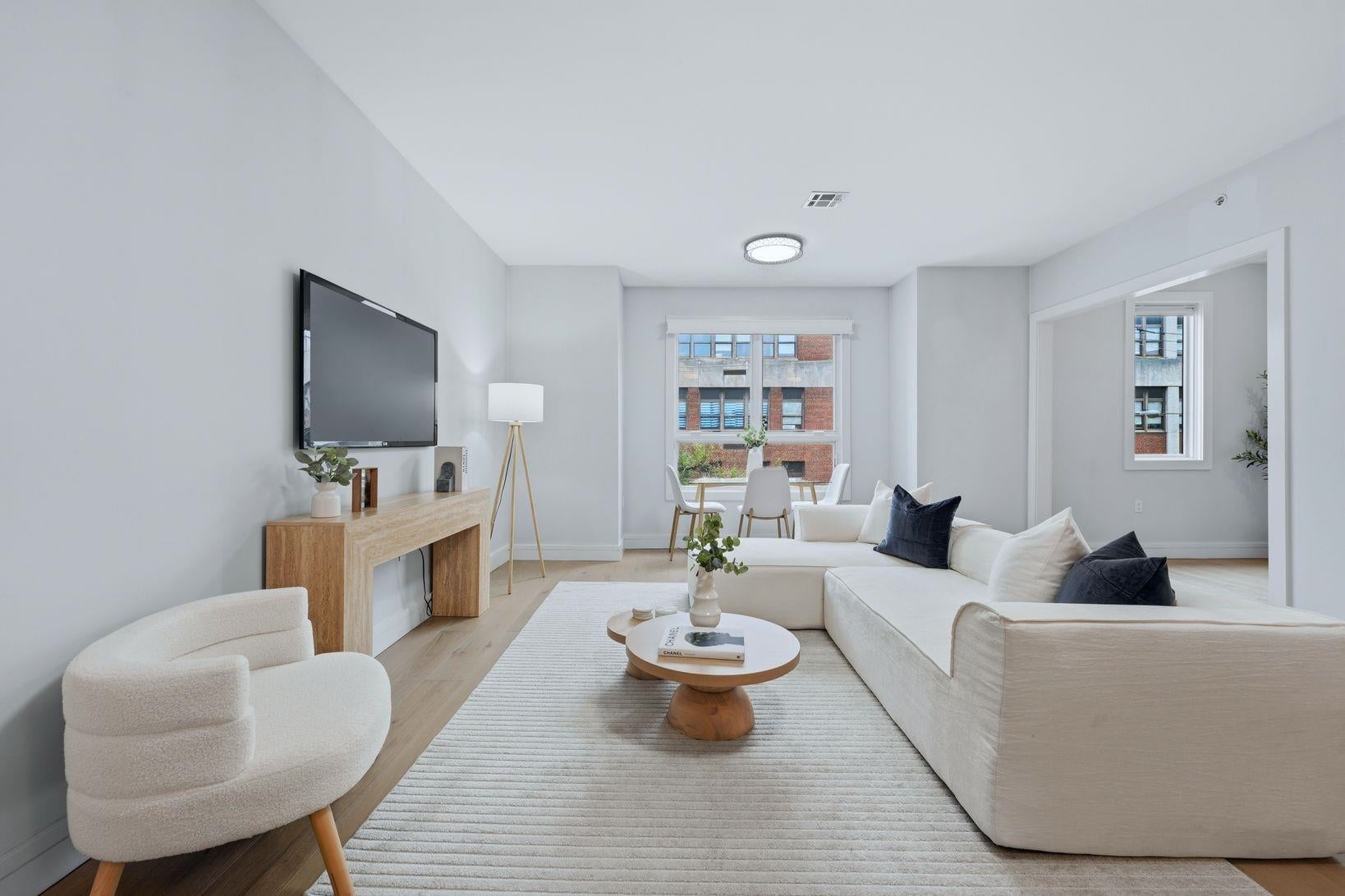 52 SHERMAN AVE 3