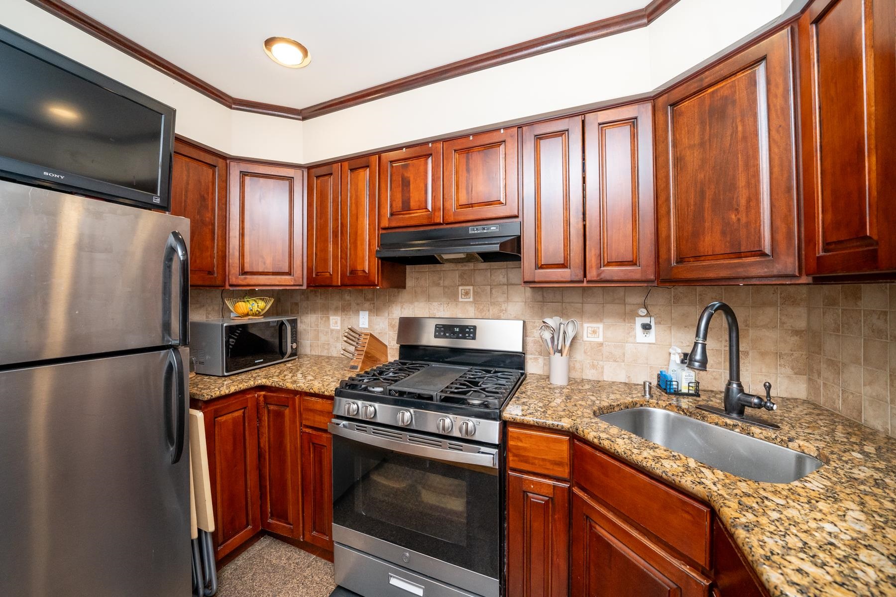 176 Webster Ave #2L, Jersey City, New Jersey image 3