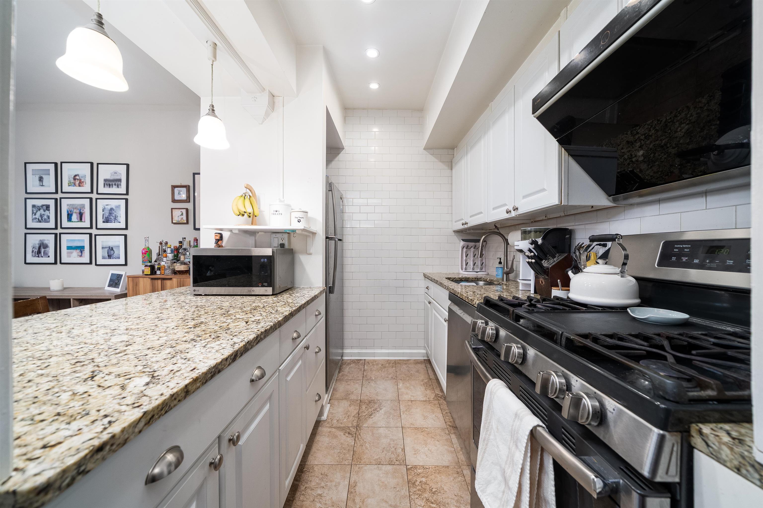 215 Bloomfield St #3W, Hoboken, New Jersey image 9