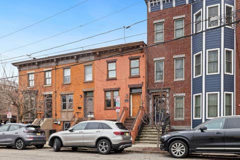 Homes For Sale - 325 Pavonia Ave<br/> Jersey City, NJ 07302