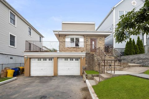 Multifamily For Sale - 439 Cliff St<br/> Bergen County, Fairview, NJ 07022