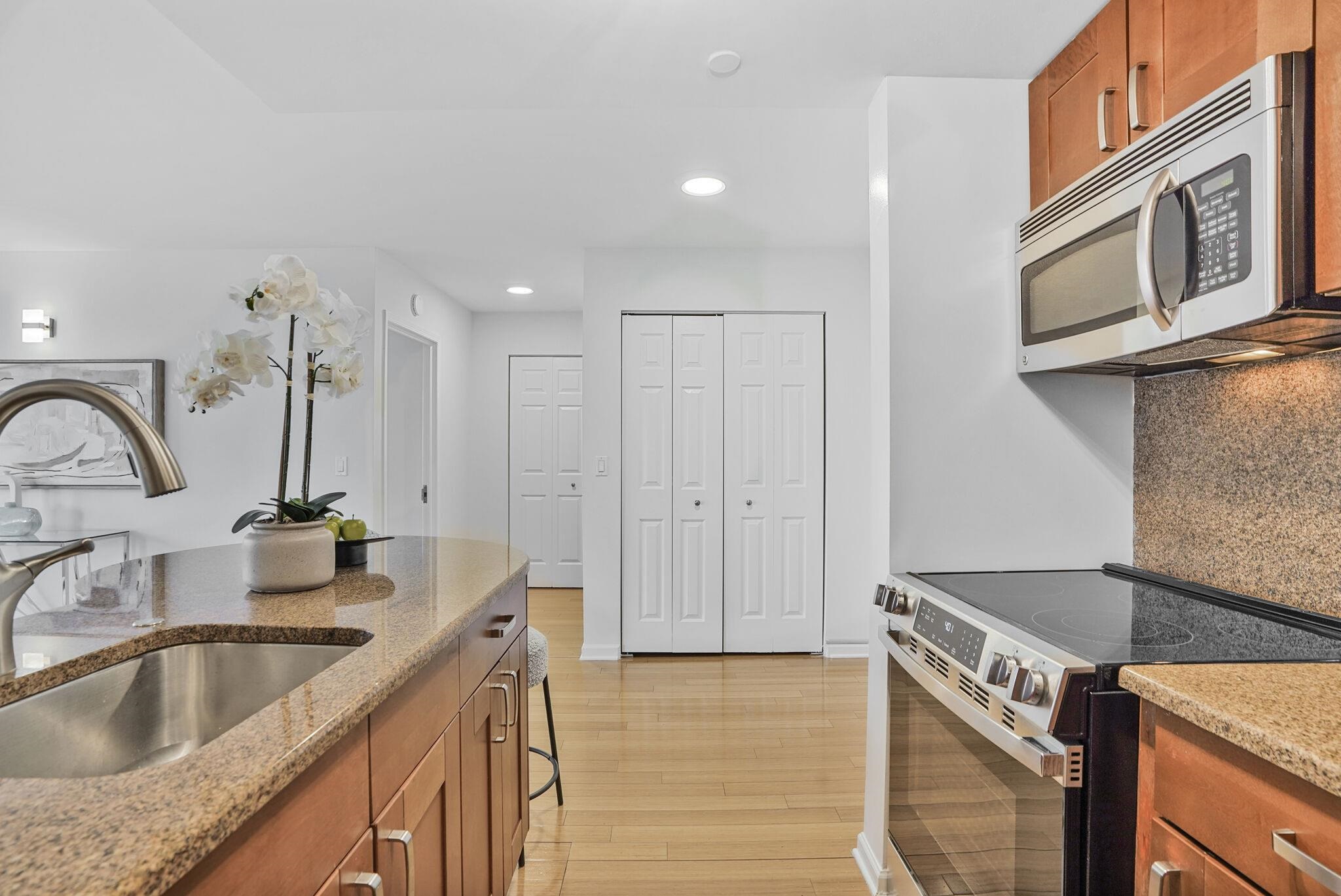 20 2nd St #1903, Jersey City, New Jersey image 12