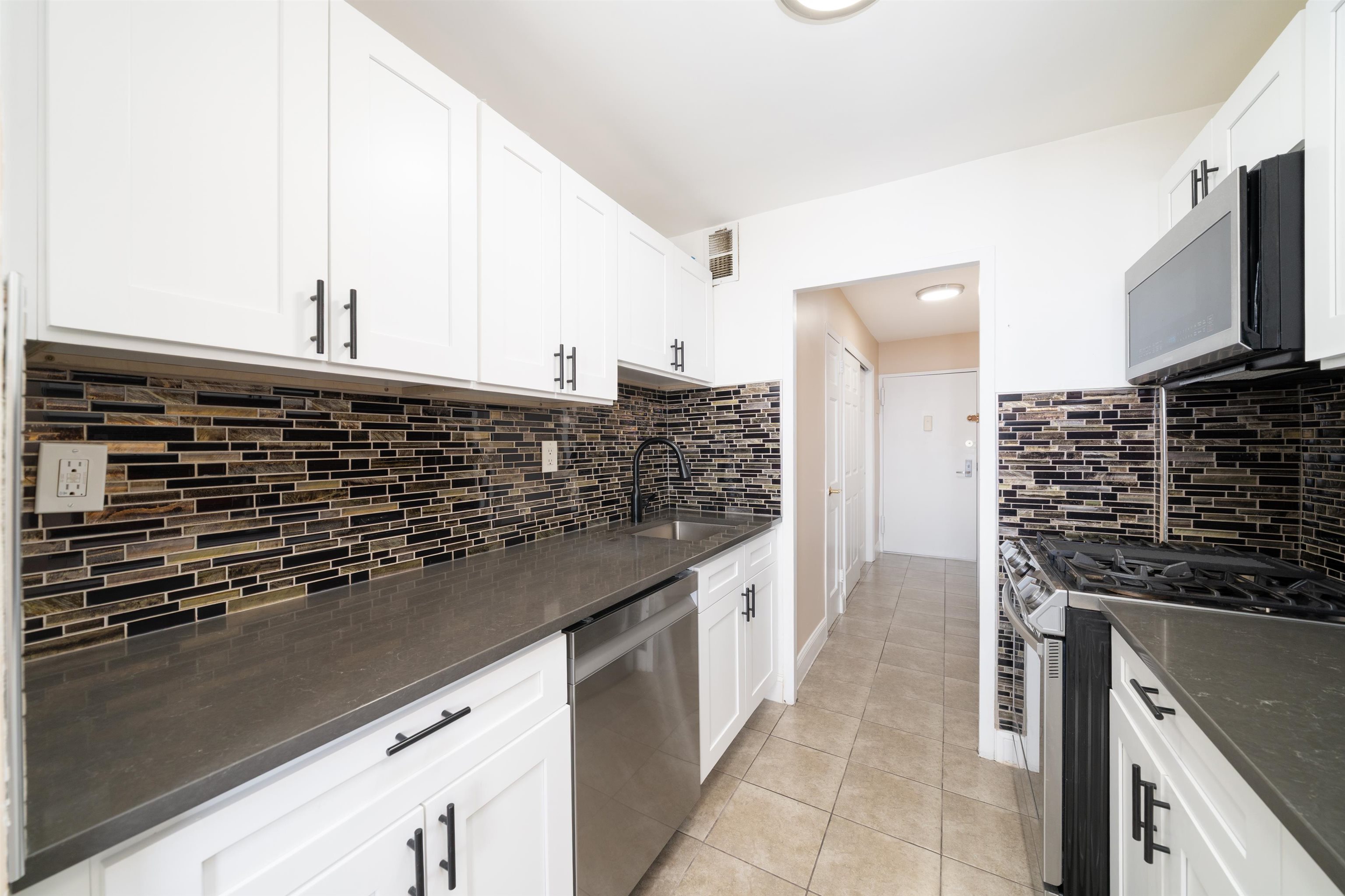 6040 Blvd East #12D, West New York, New Jersey image 7