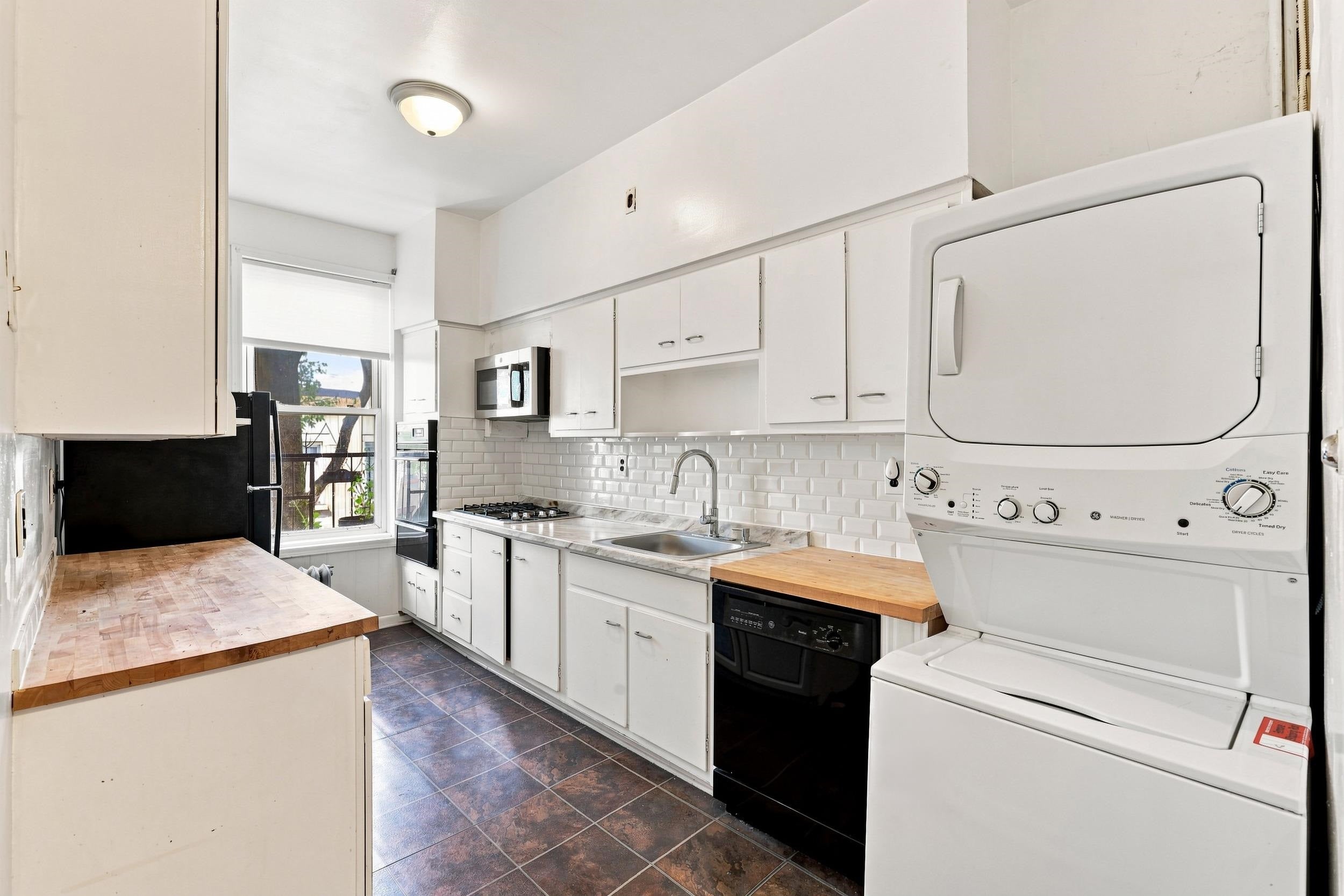 Search Homes 4 704 WASHINGTON ST