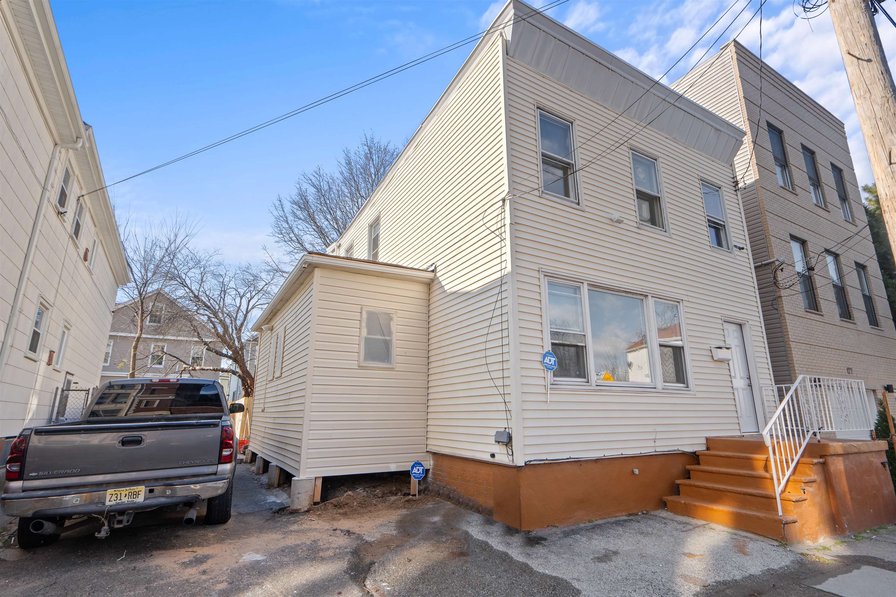 173-175 LEMBECK AVE