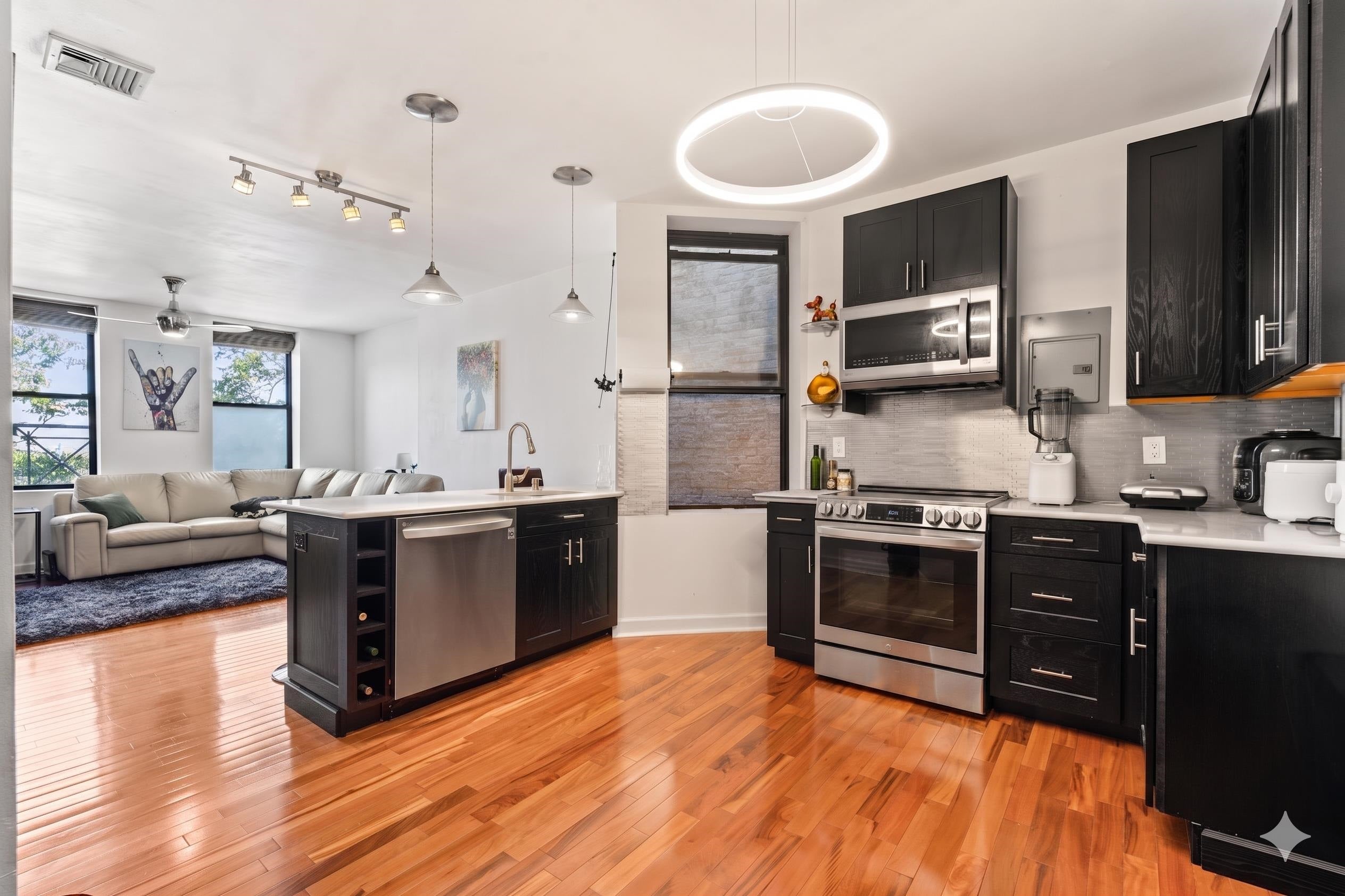 222 48TH ST 4D