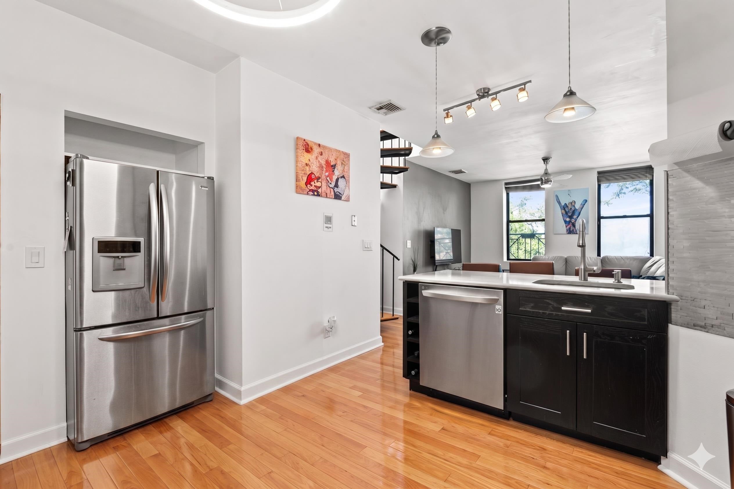 222 48TH ST 4D