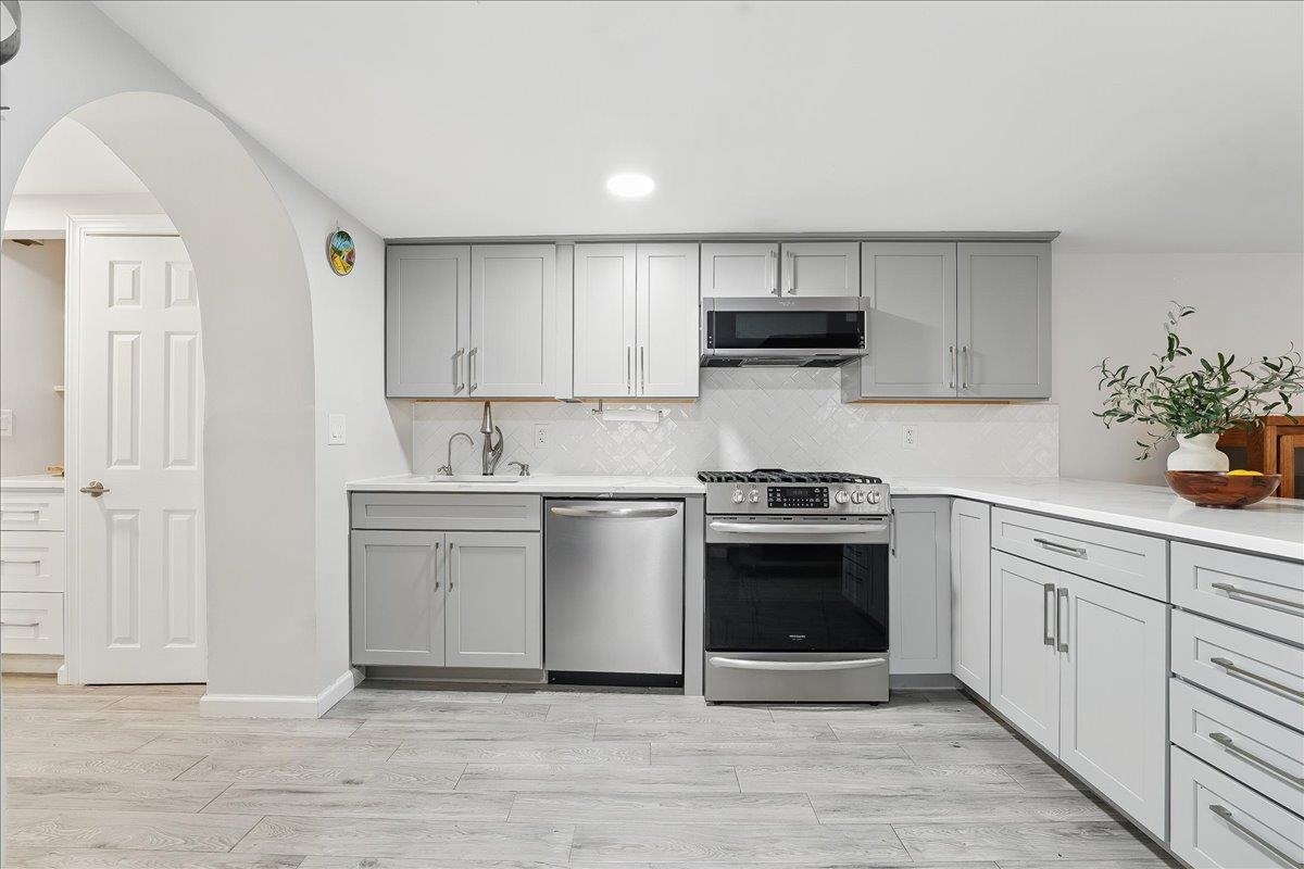 221 Terrace Ave, Jersey City, New Jersey image 5