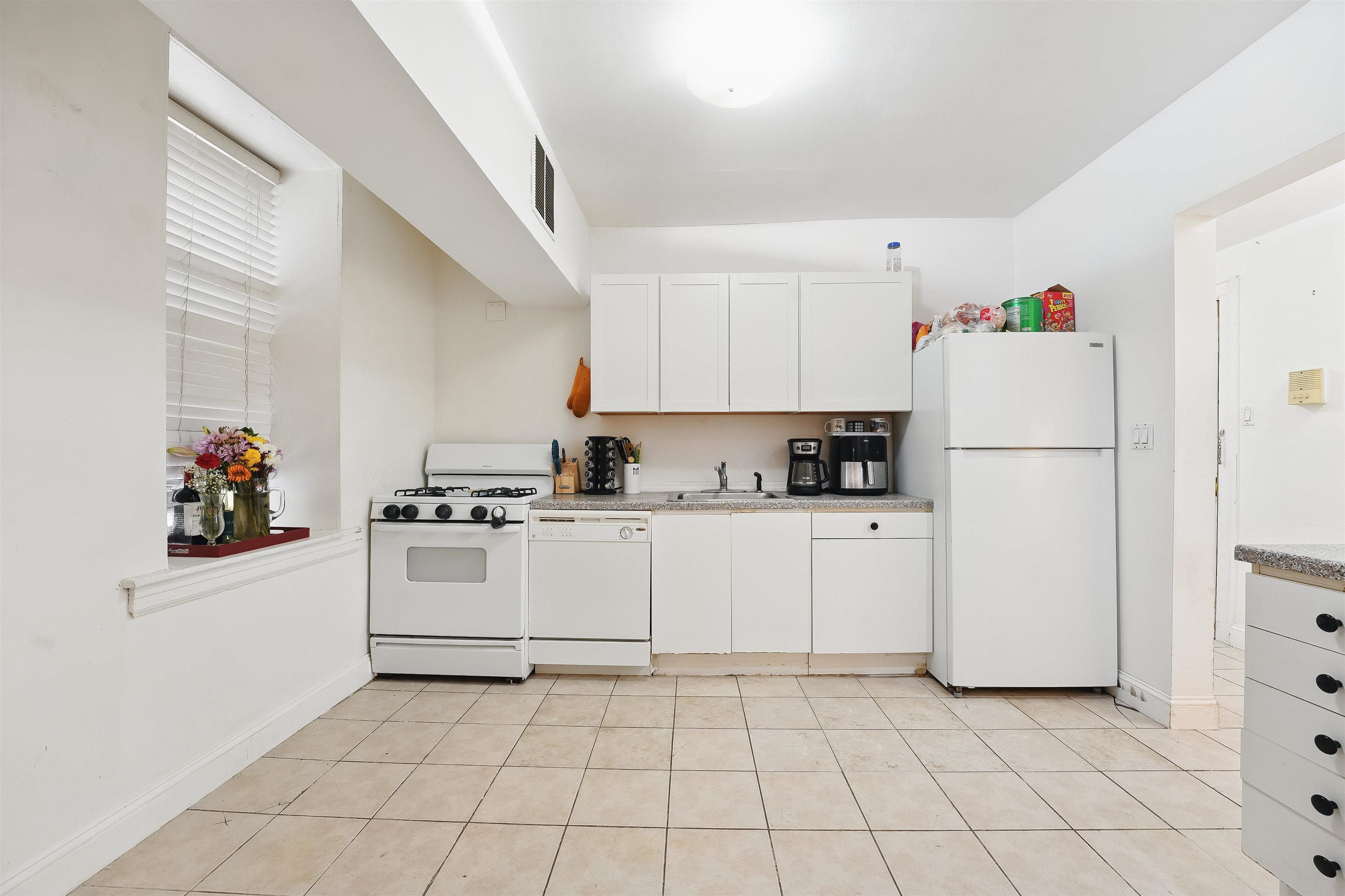 7435 Blvd East #B2, North Bergen, New Jersey image 5
