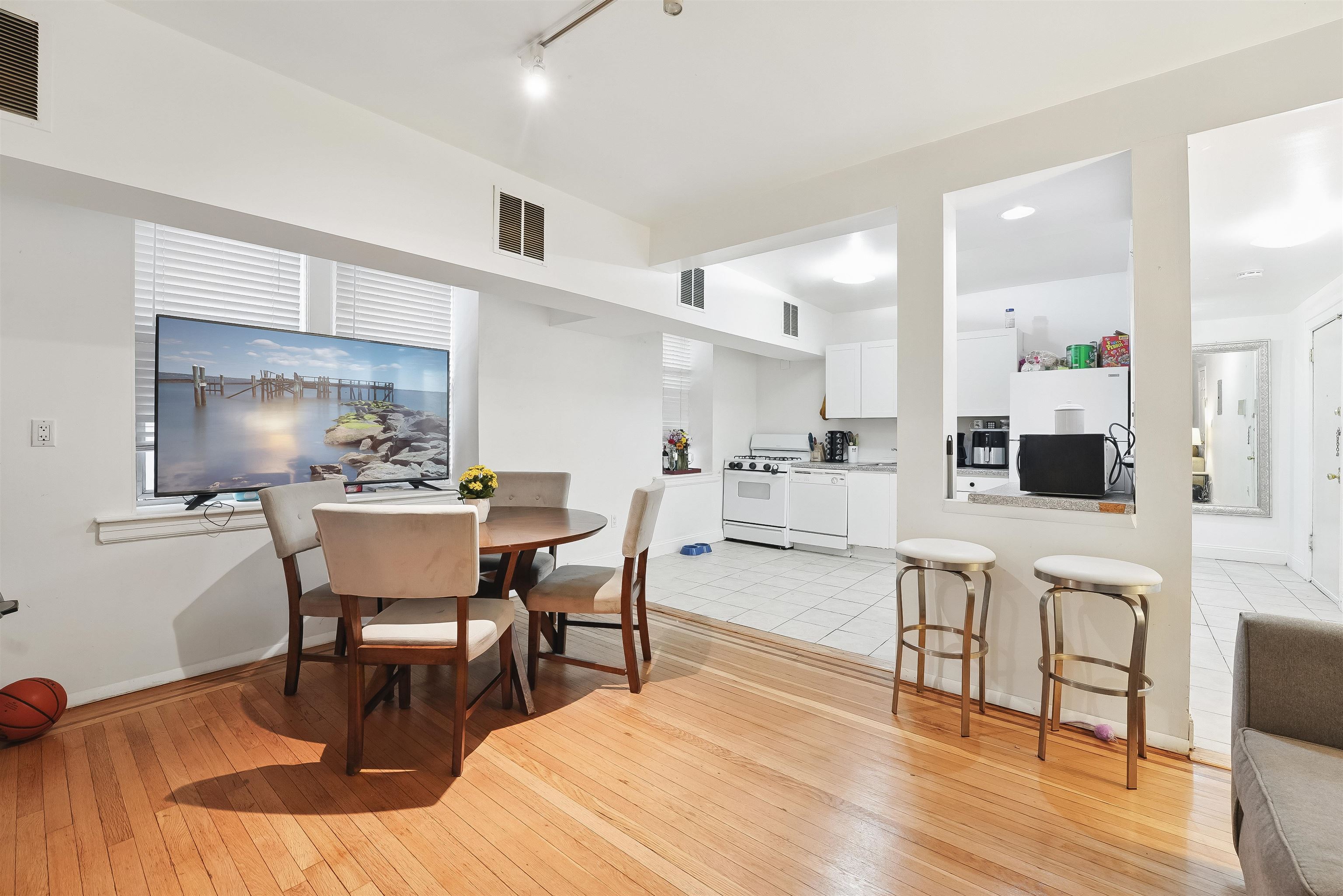 7435 Blvd East #B2, North Bergen, New Jersey image 2