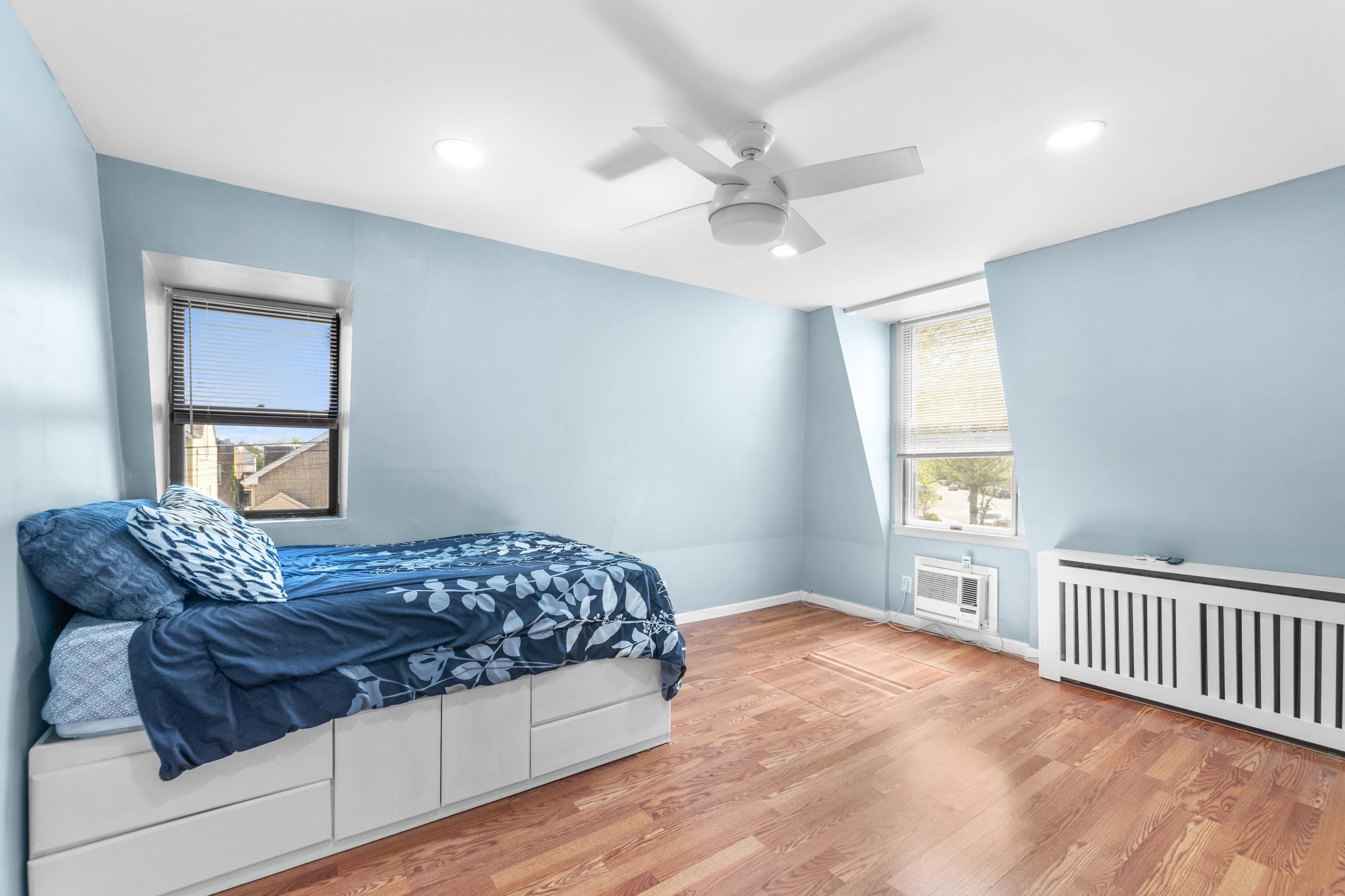 64 Silver St, Bayonne, New Jersey image 27