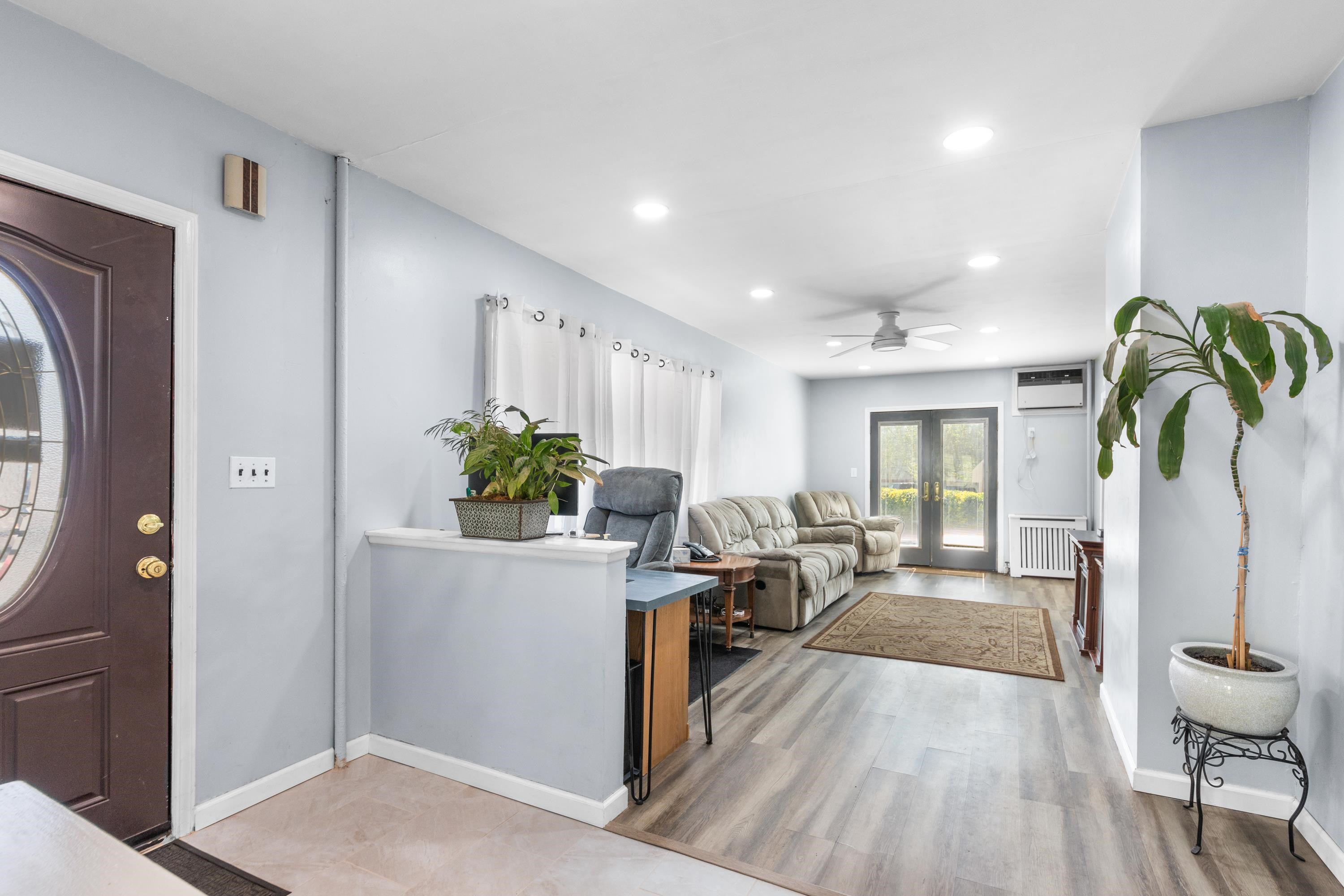 64 Silver St, Bayonne, New Jersey image 2