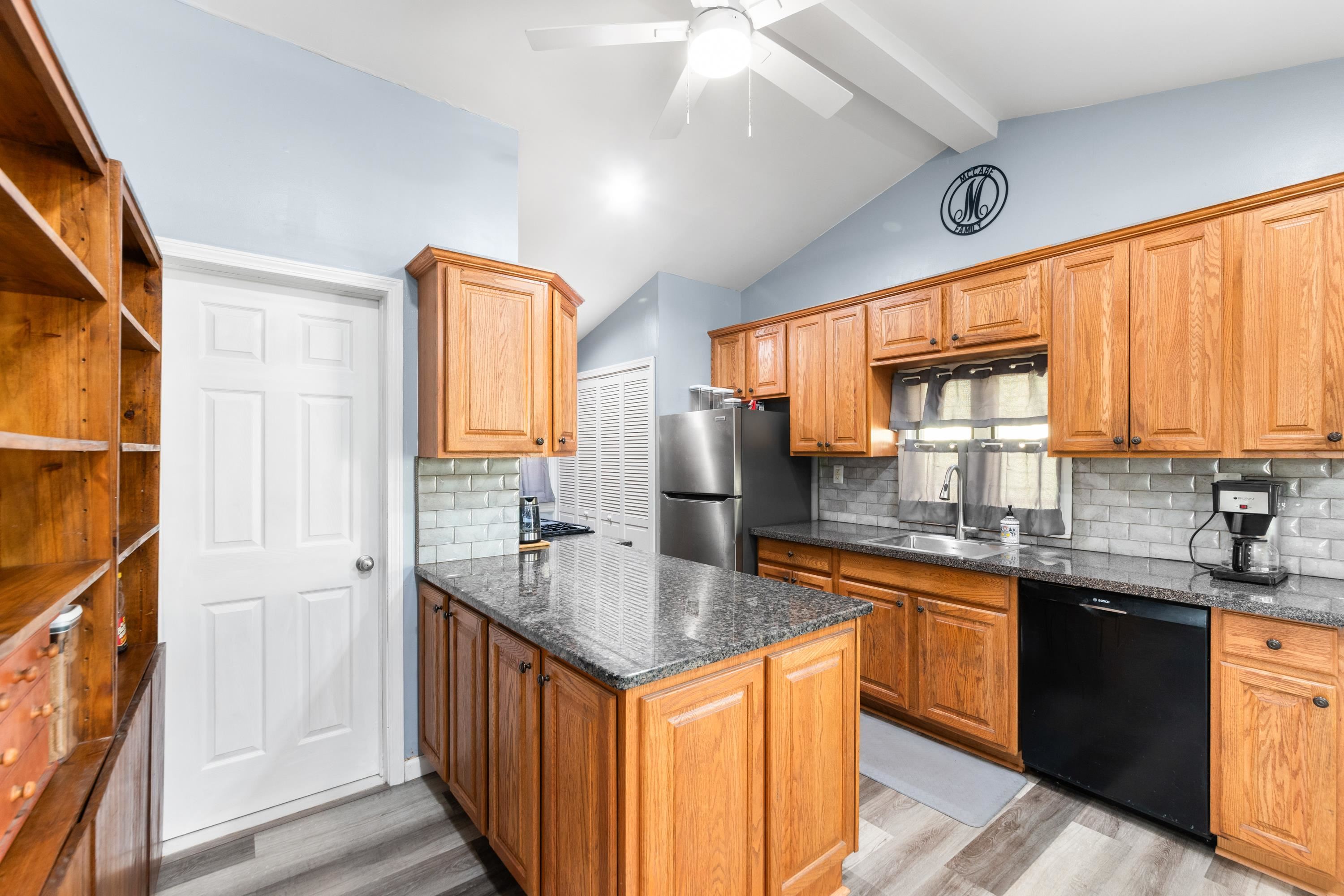 64 Silver St, Bayonne, New Jersey image 15