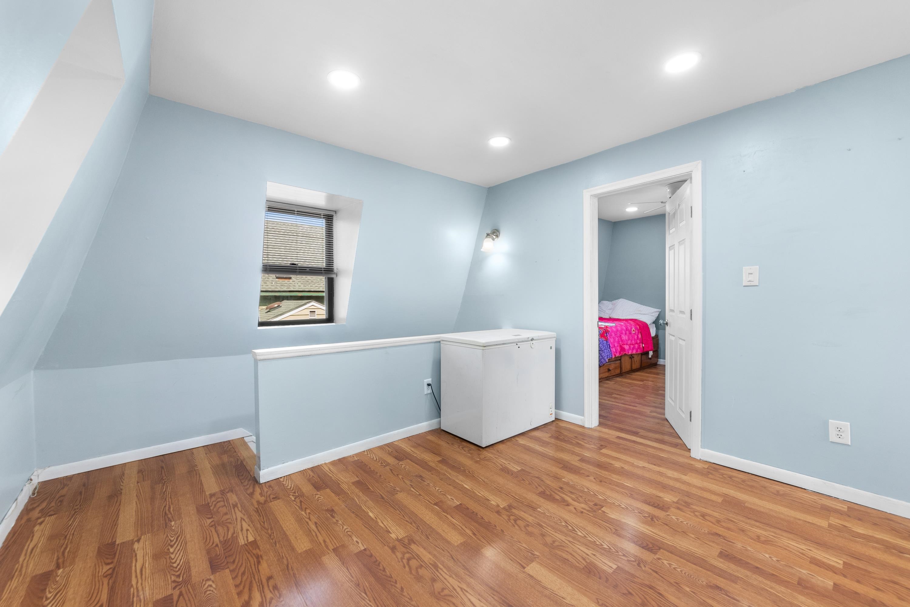 64 Silver St, Bayonne, New Jersey image 24