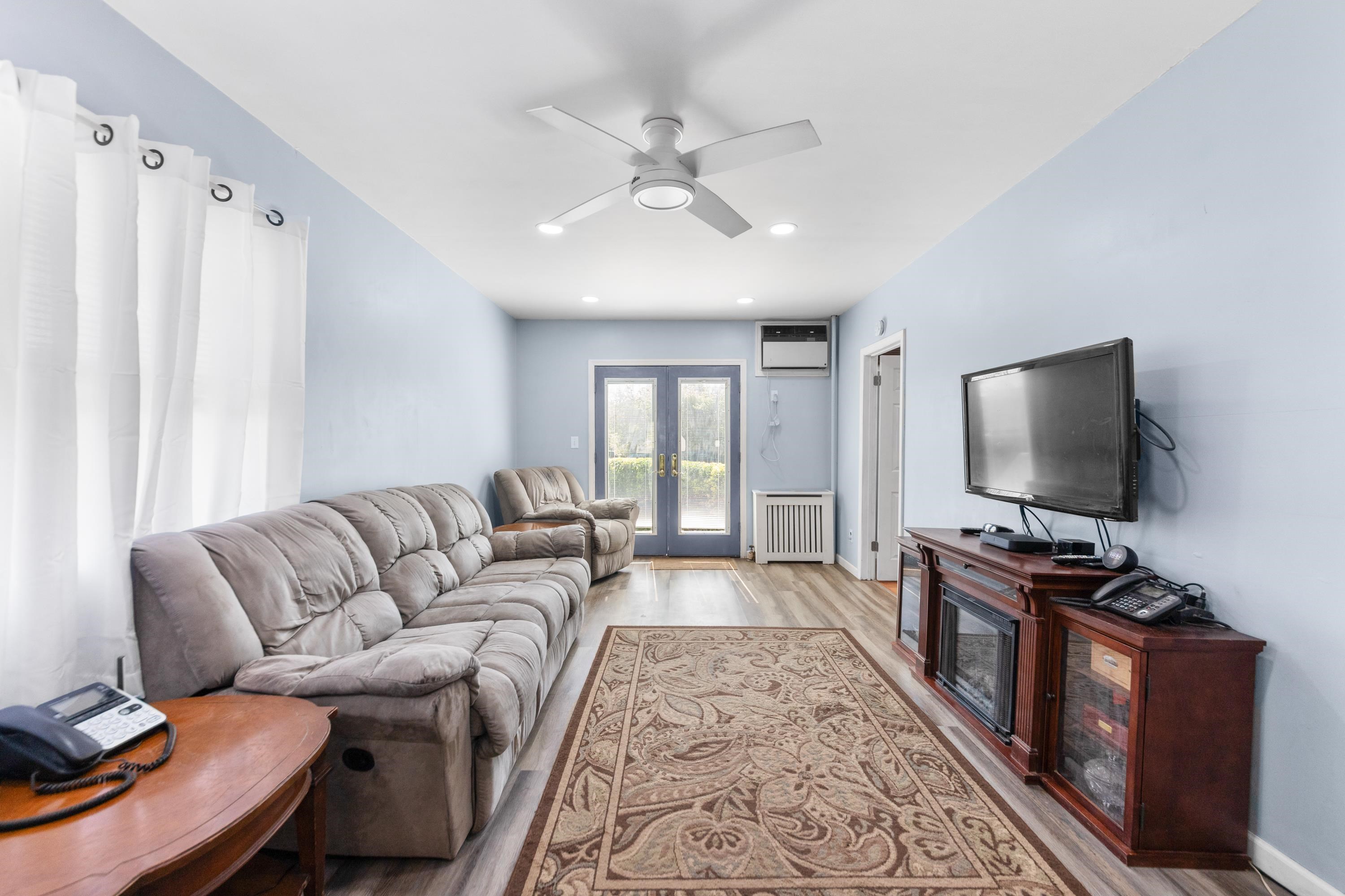 64 Silver St, Bayonne, New Jersey image 3