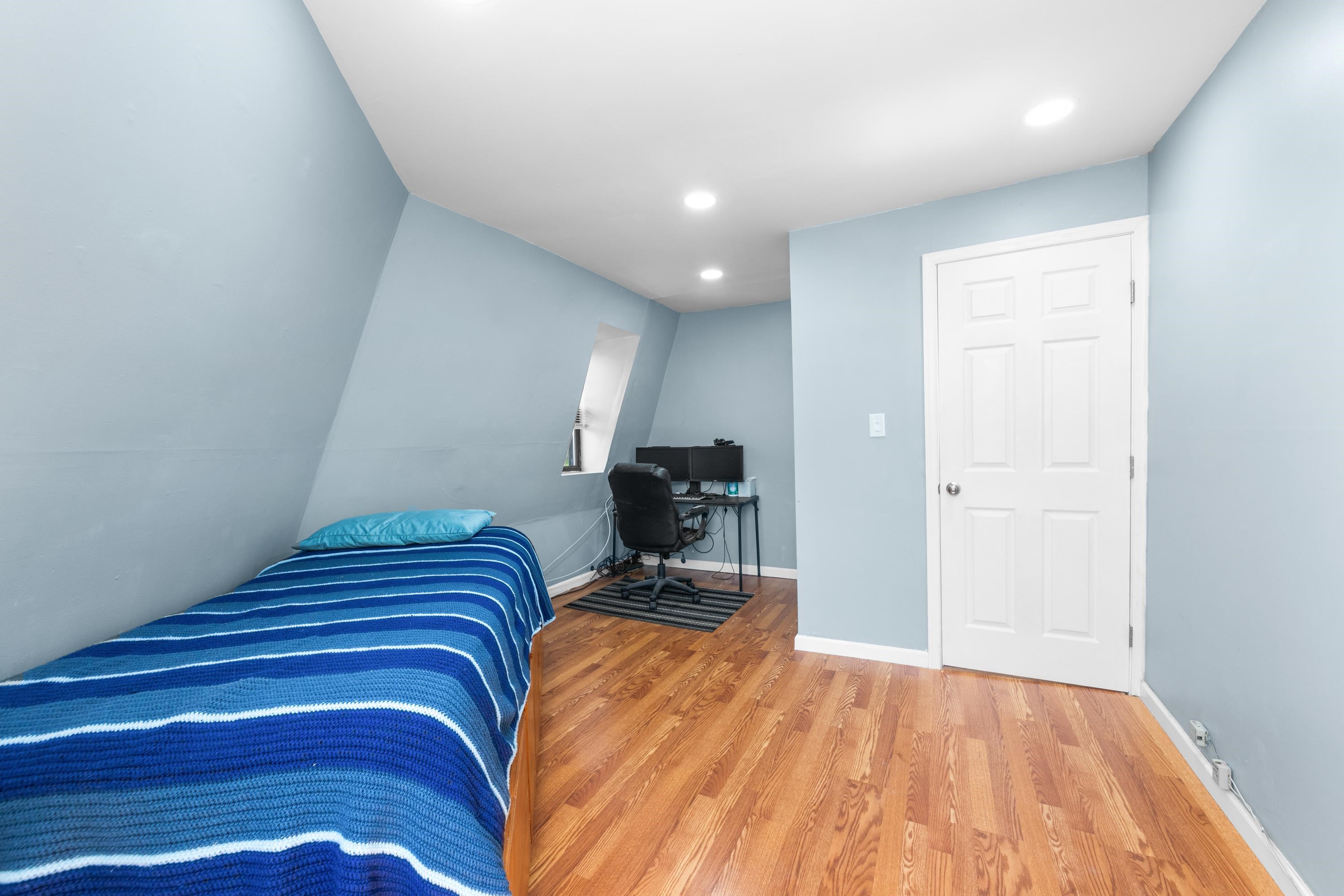 64 Silver St, Bayonne, New Jersey image 30