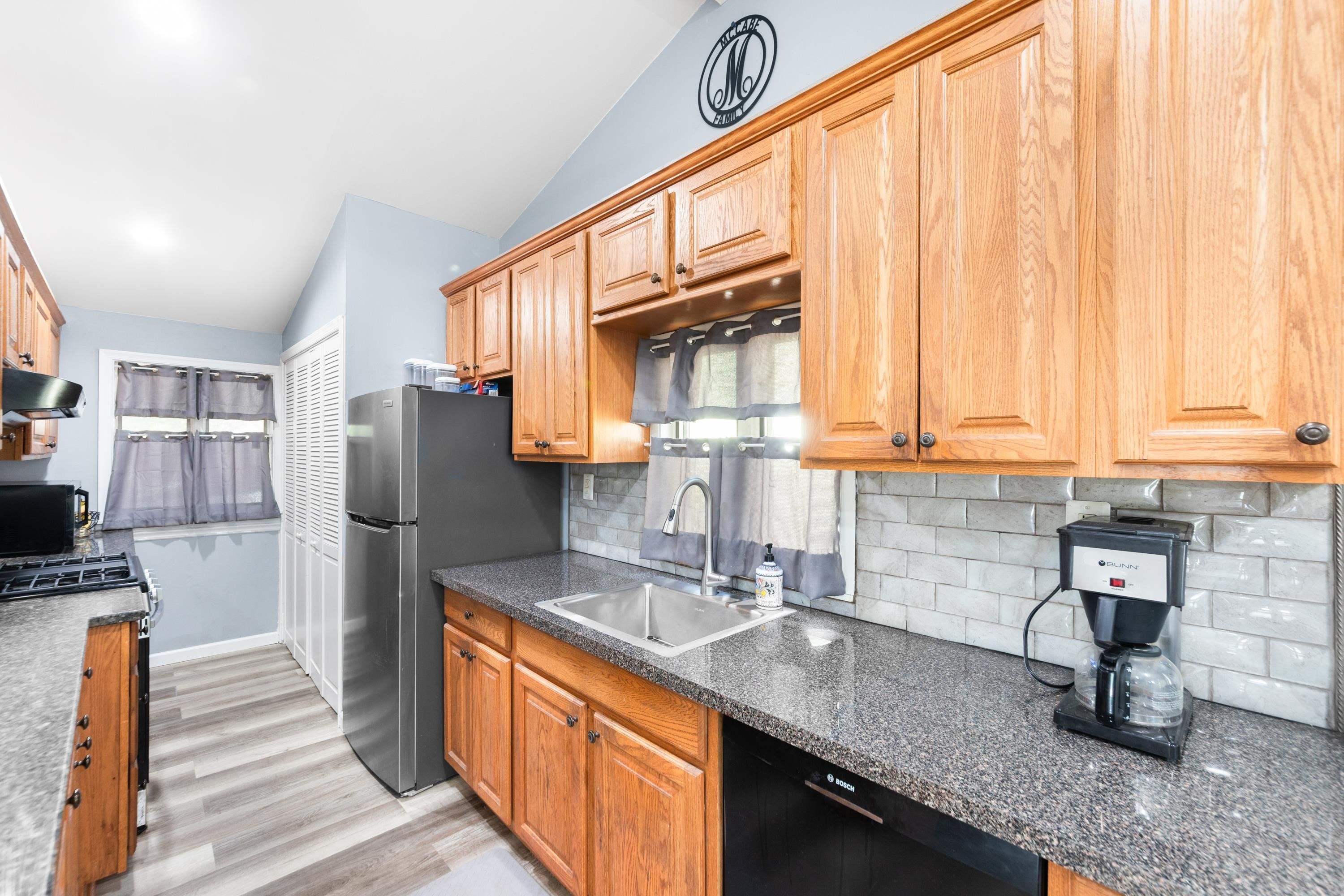 64 Silver St, Bayonne, New Jersey image 12